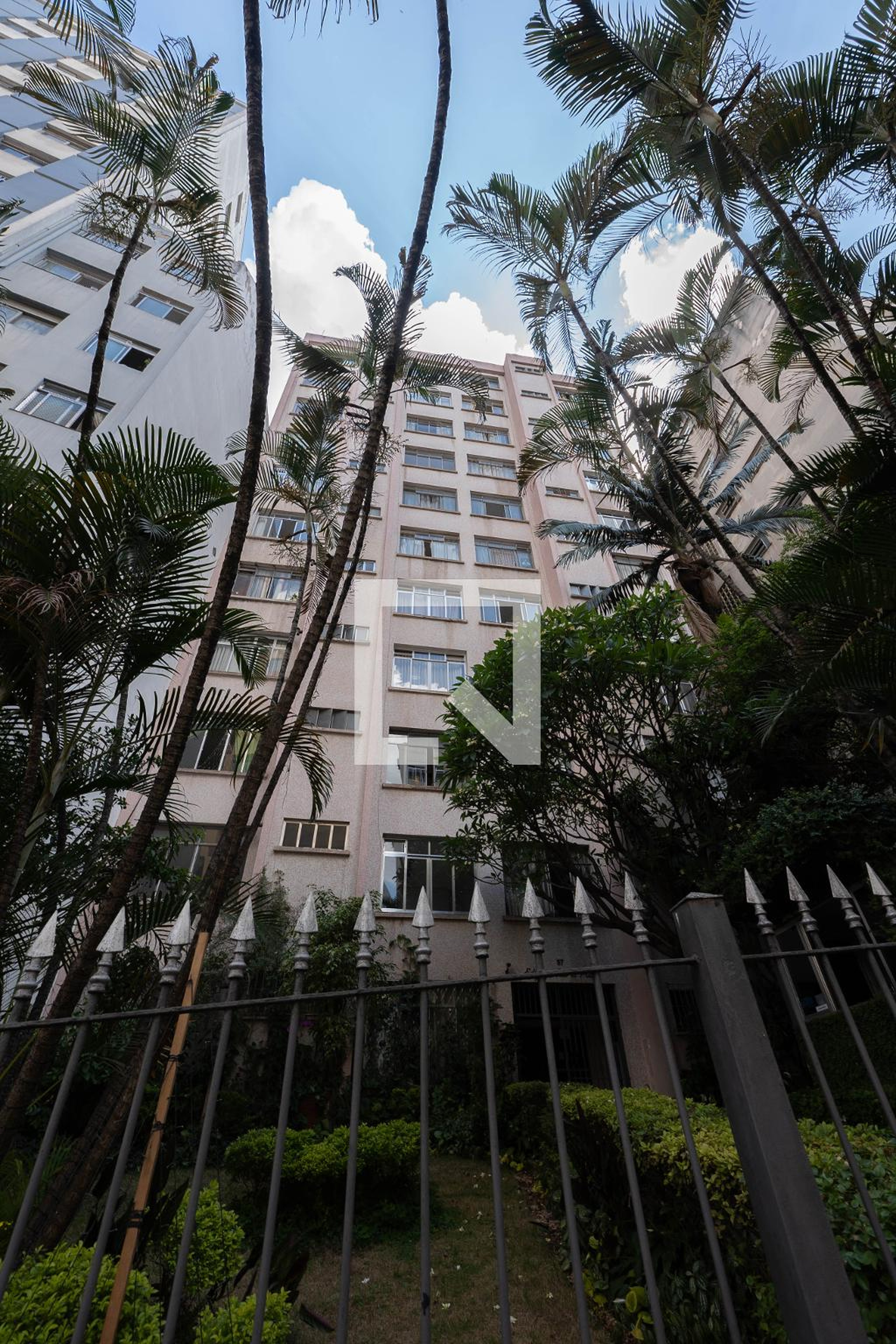 Fachada Condomínio em Rua Acará, 137