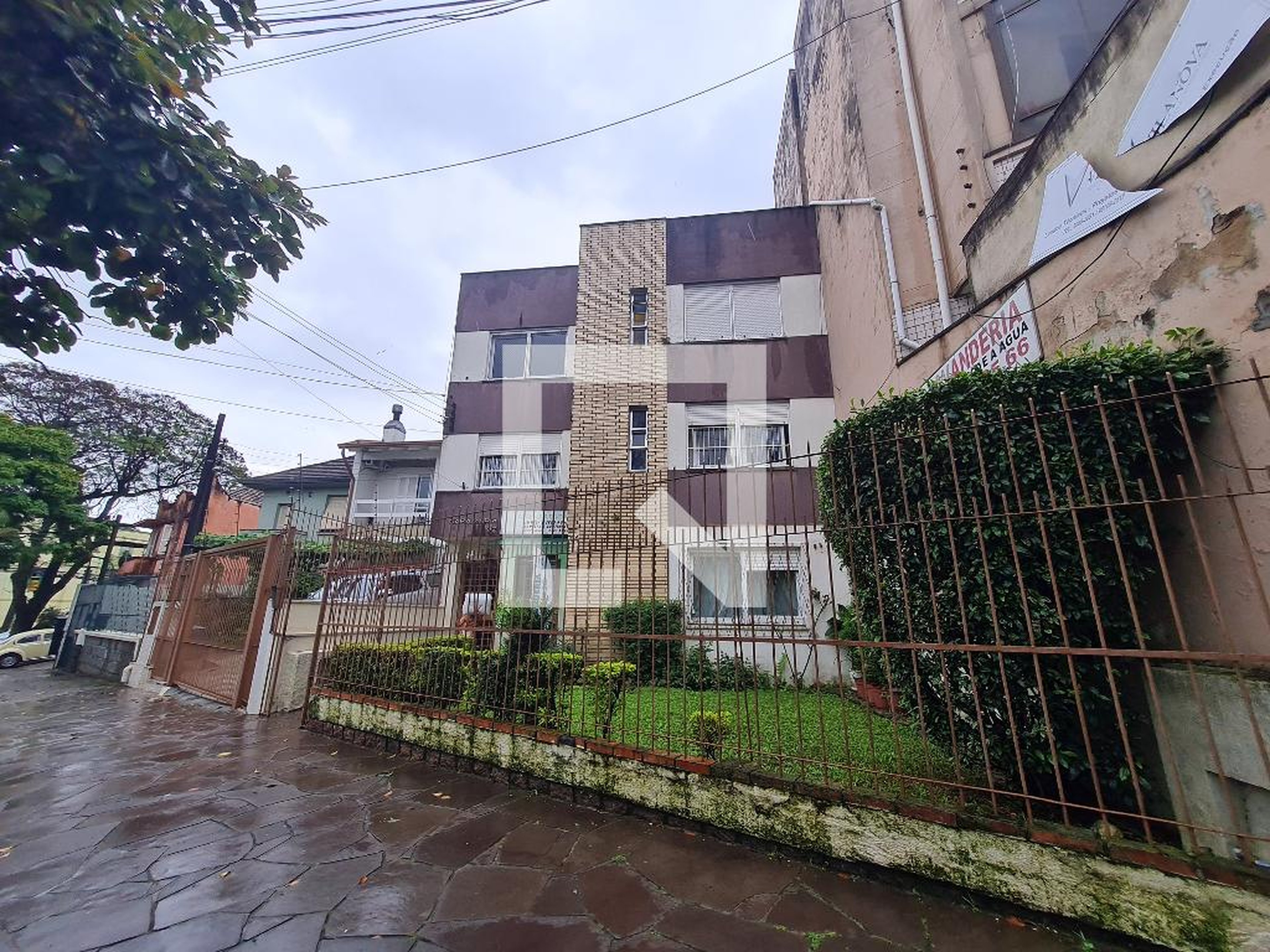 Fachada Condomínio em Rua Felipe de Oliveira, 92
