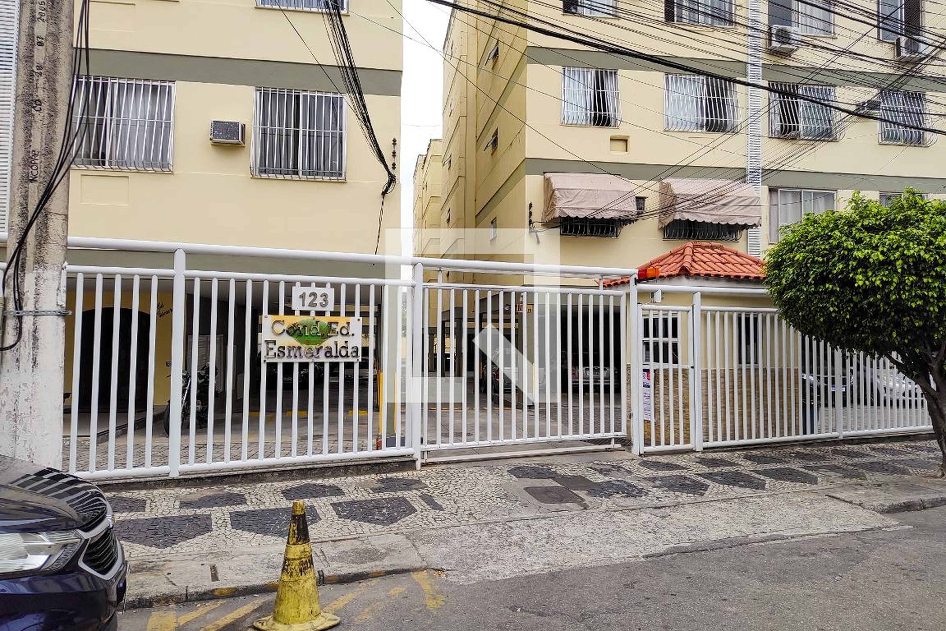 Fachada do condomínio Condomínio Esmeralda