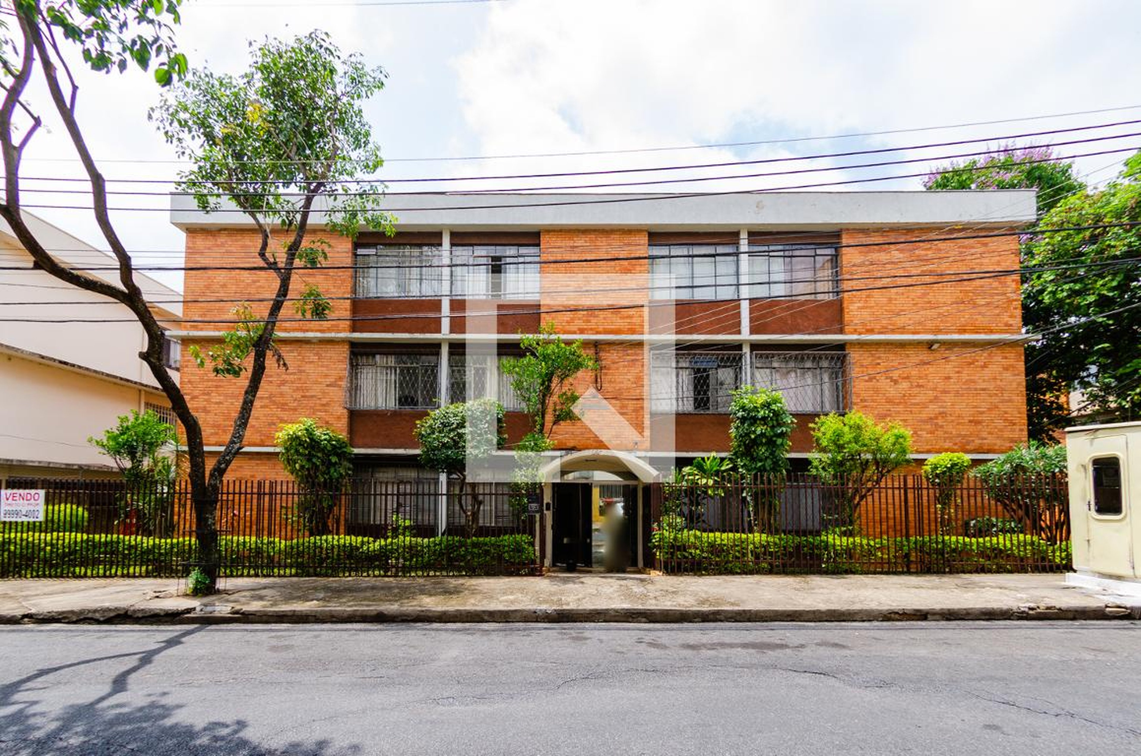 Fachada Condomínio em Rua Visconde do Rio das Velhas, 127