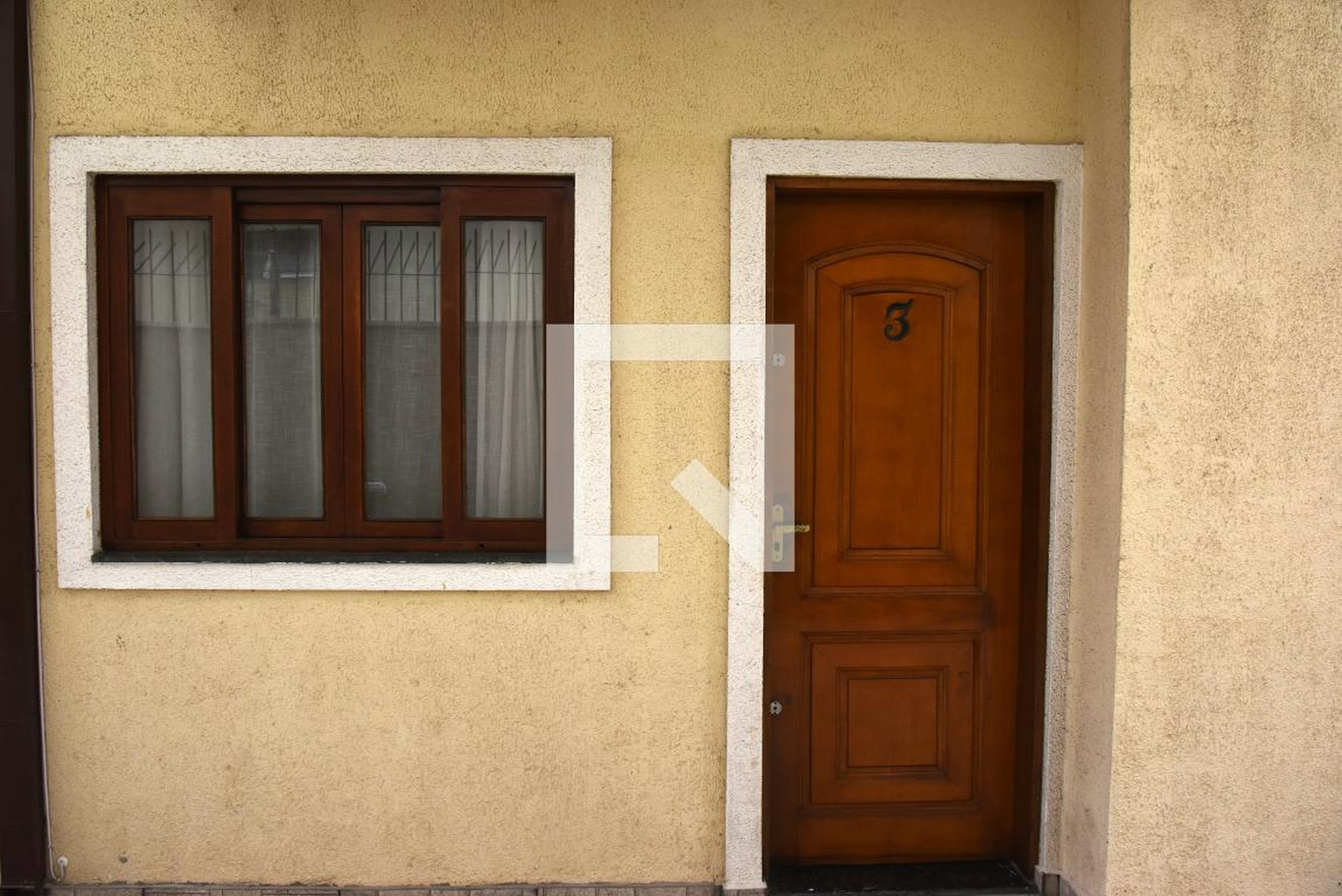 Fachada Condomínio em Rua Pierre de Beranger, 274