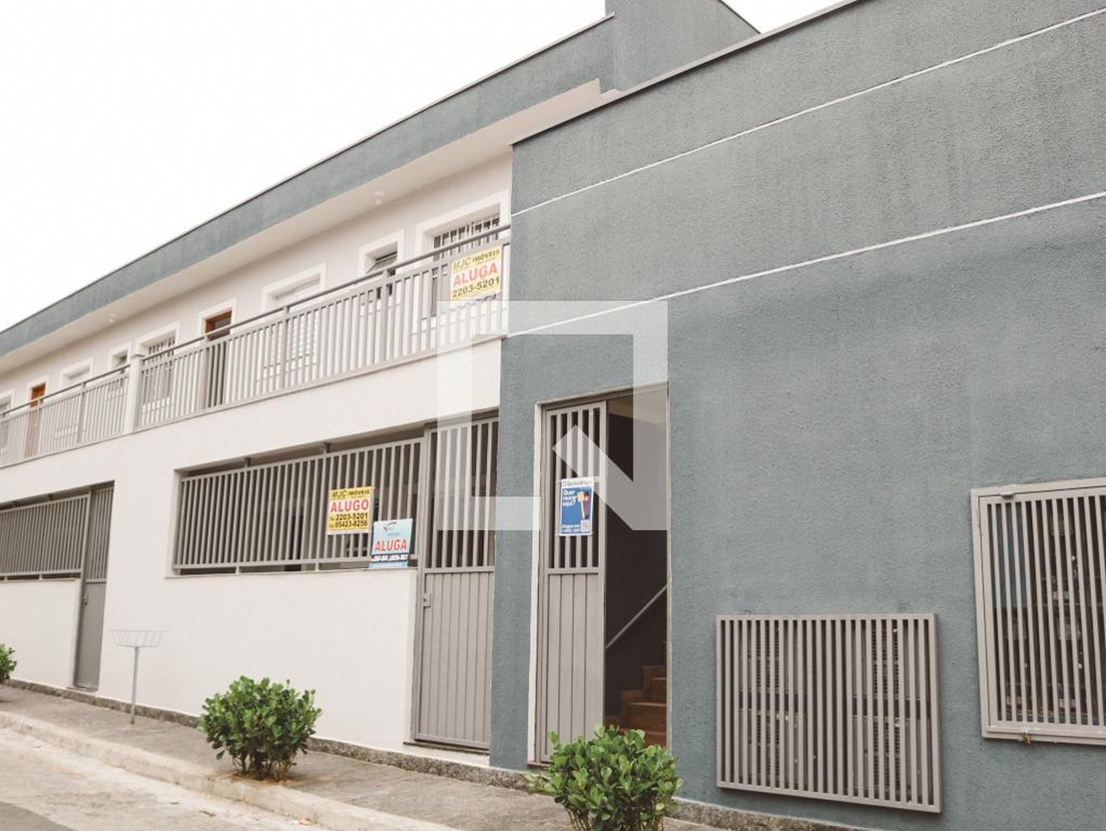 Fachada Condomínio em Rua Antônio Loiaconi, 46