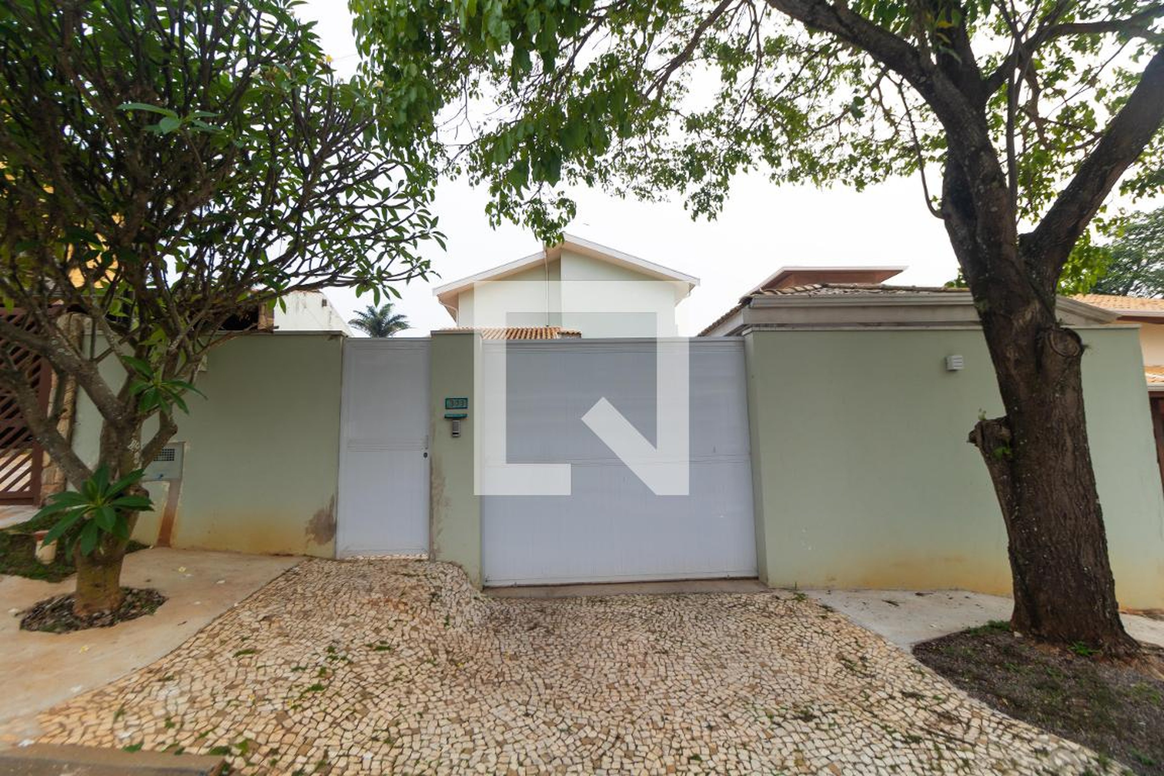 Fachada Condomínio em Rua da Tijuca, 809