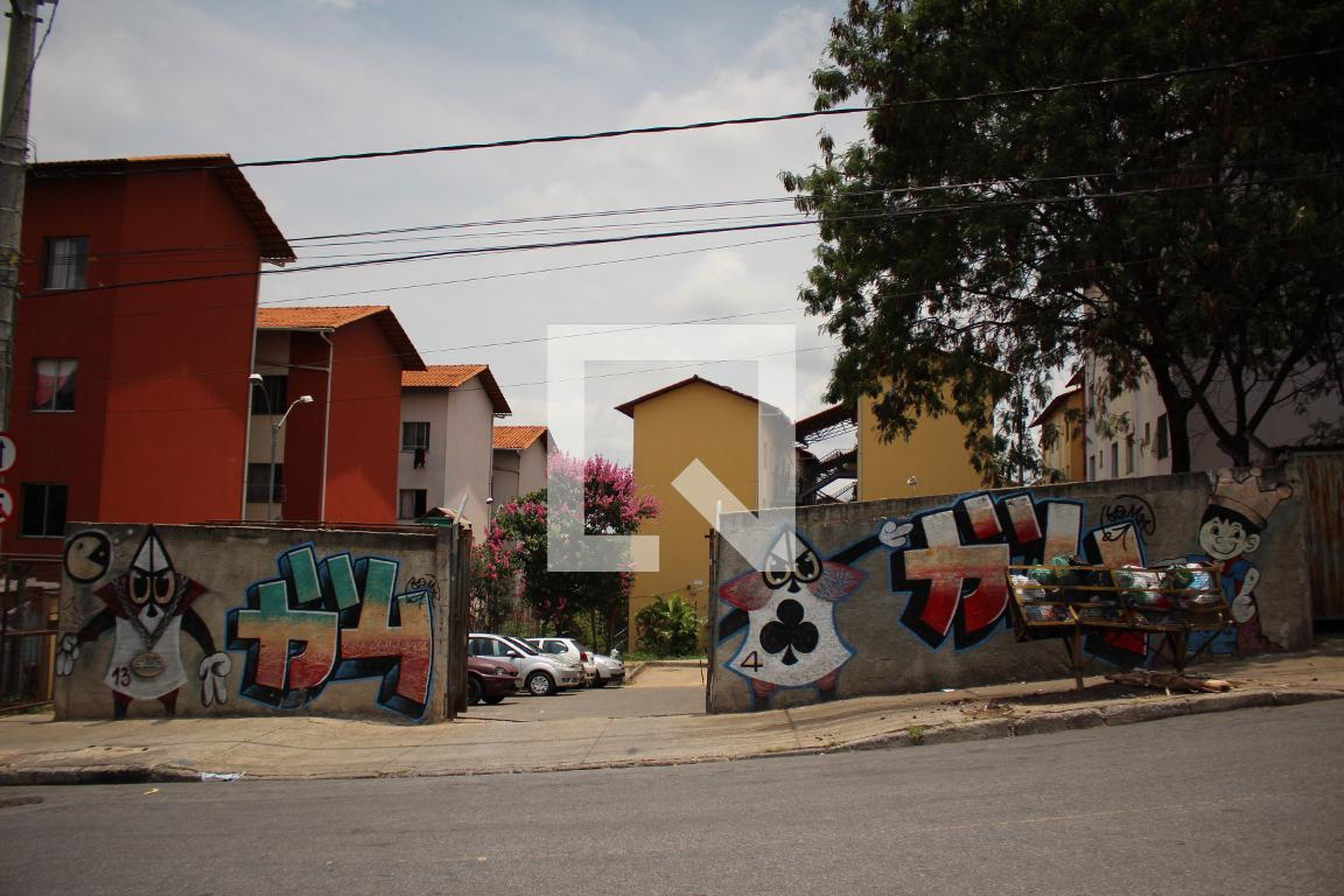 Fachada Condomínio em Rua Cristina Maria de Assis, 555