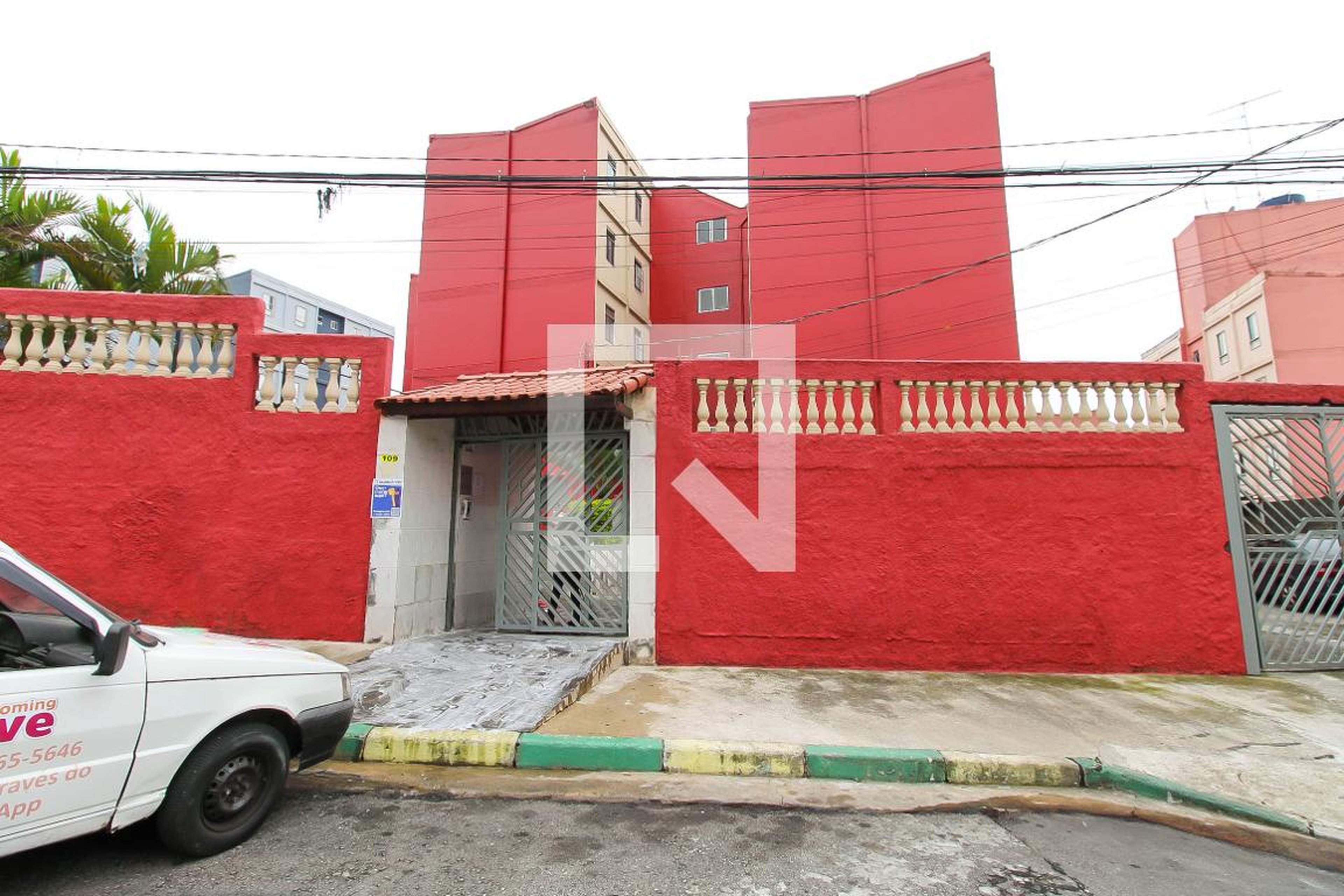 Fachada Condomínio em Rua Roger Ducasse, 109