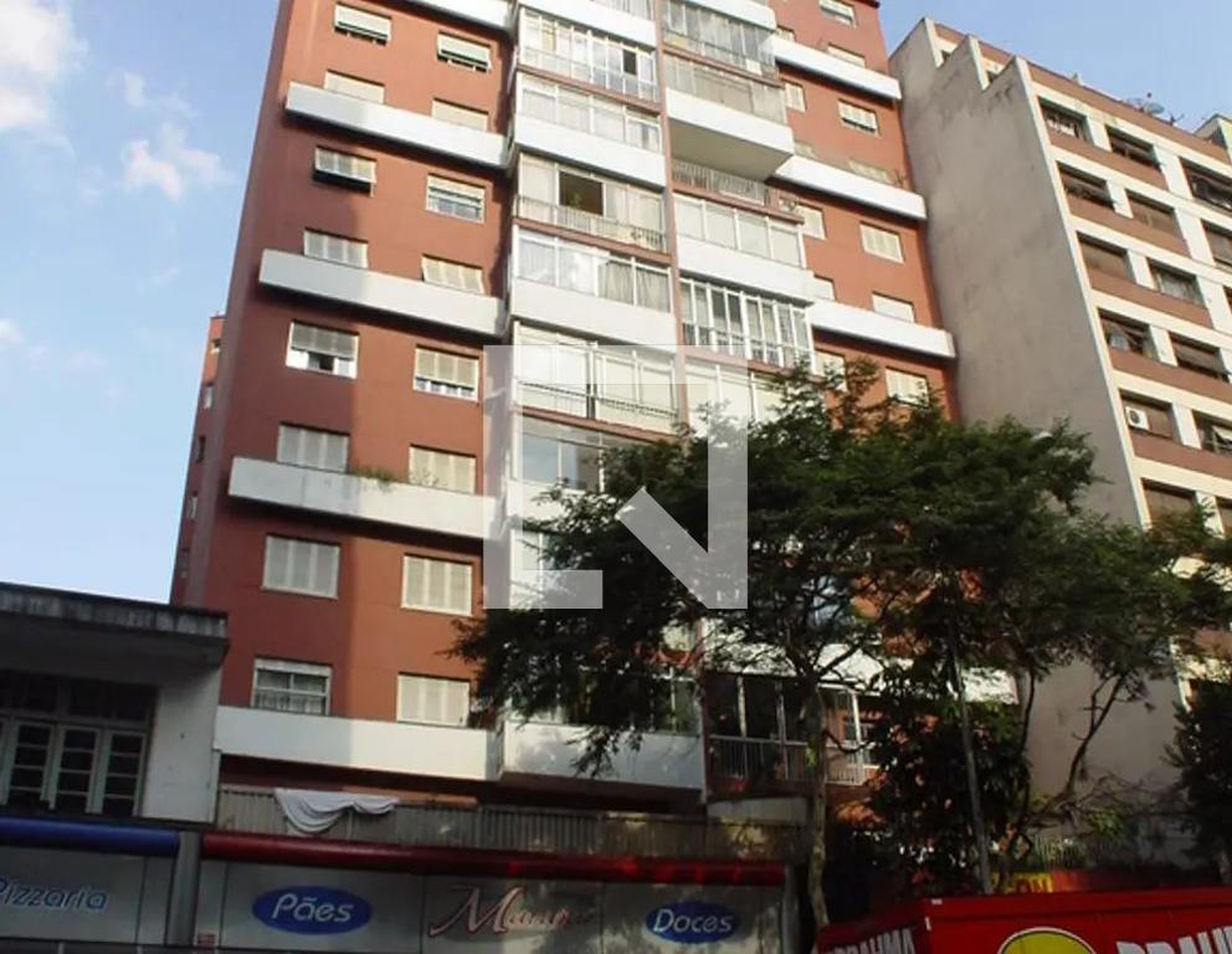 Fachada Condomínio em Rua Martins Fontes, 15