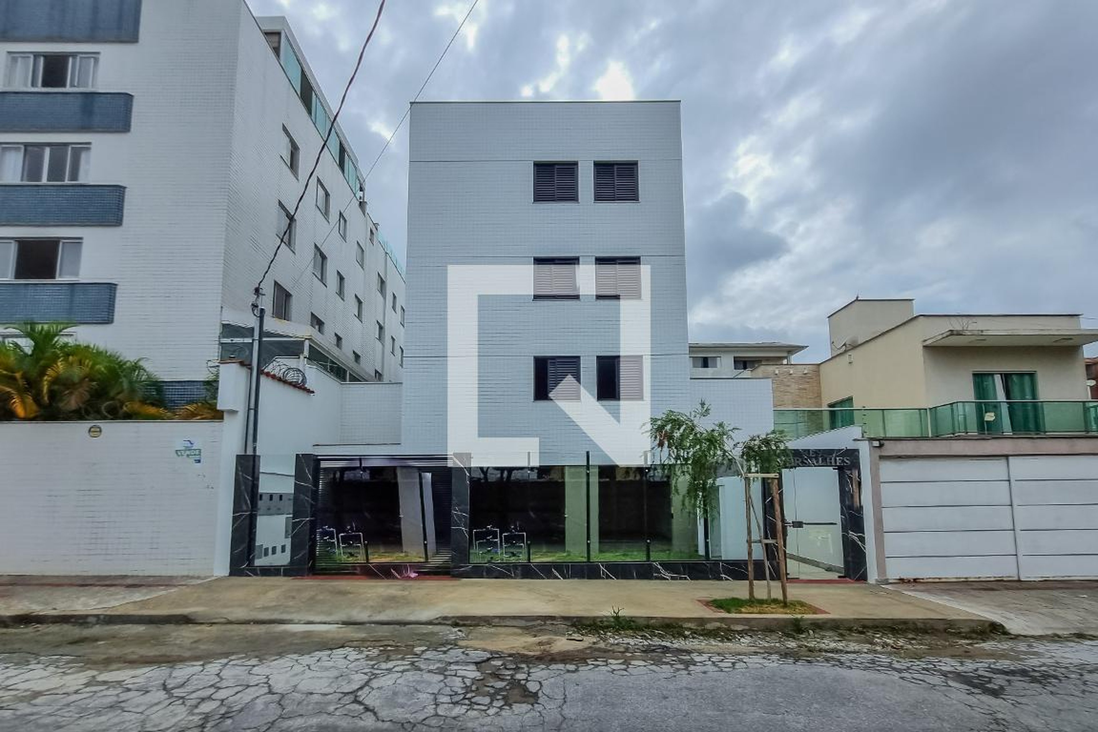 Fachada Condomínio em Rua Campanário, 316