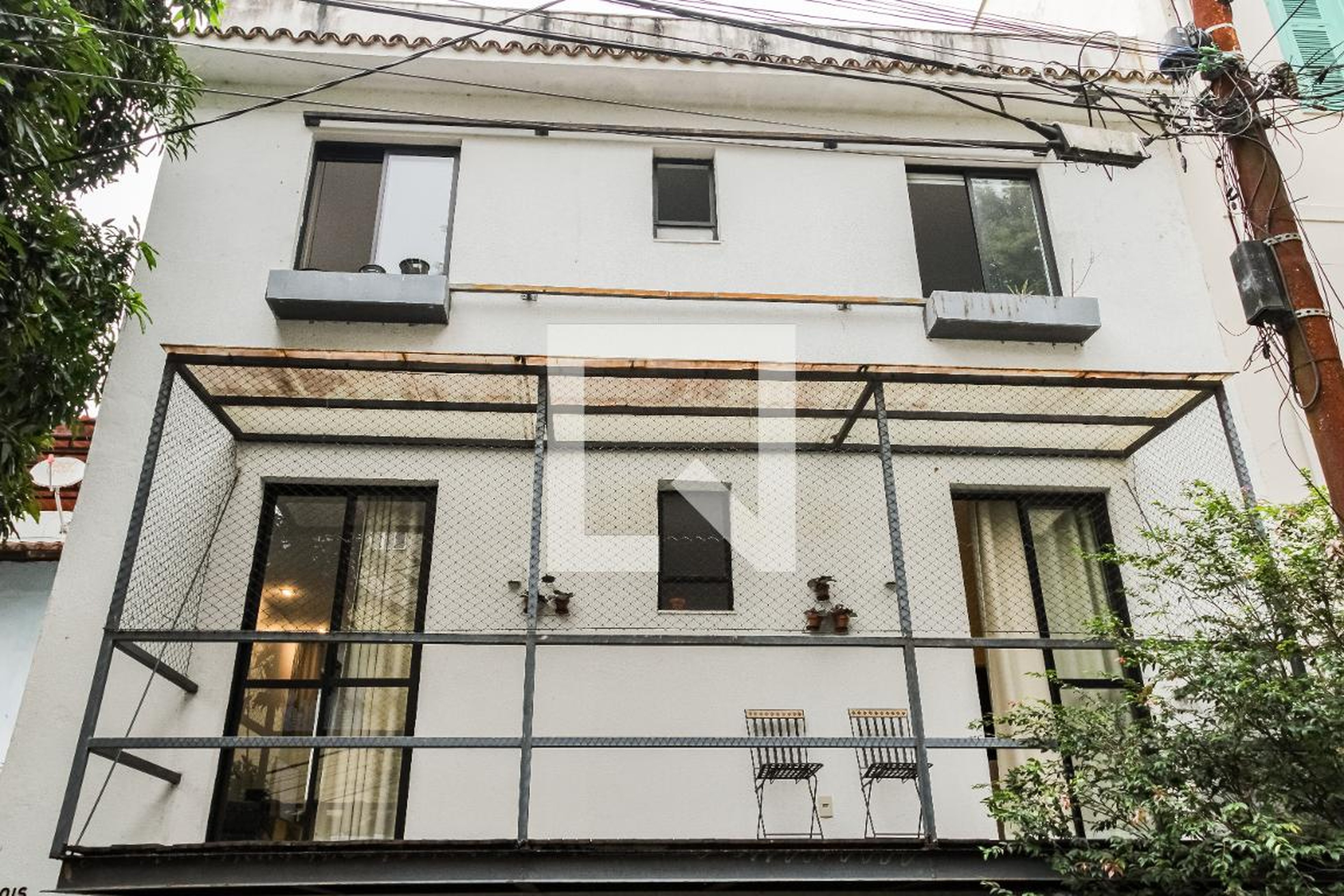 Fachada Condomínio em Rua Emílio Berla, 111