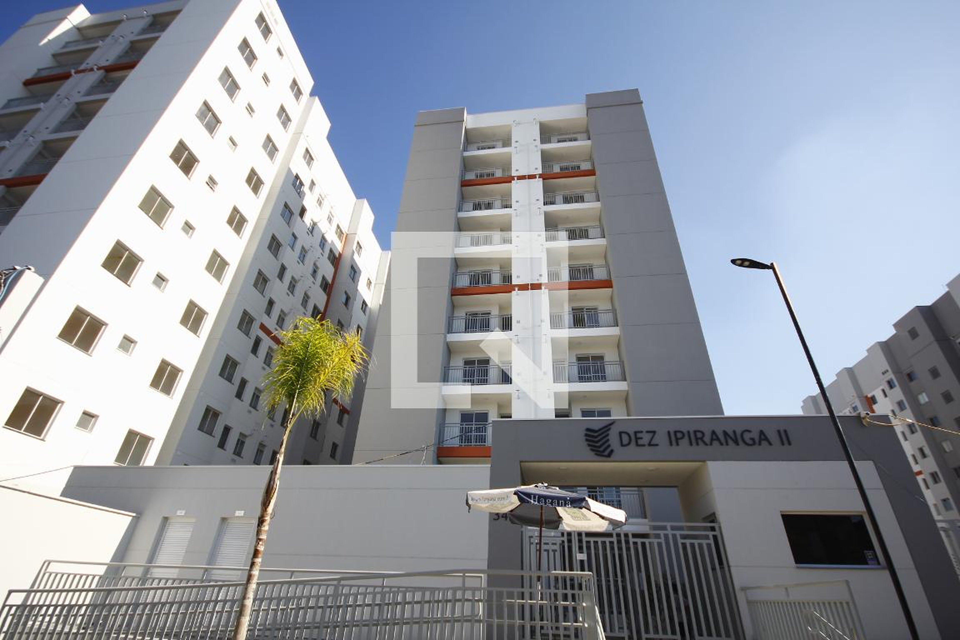 Fachada Condomínio em Rua José de Alcântara, 340