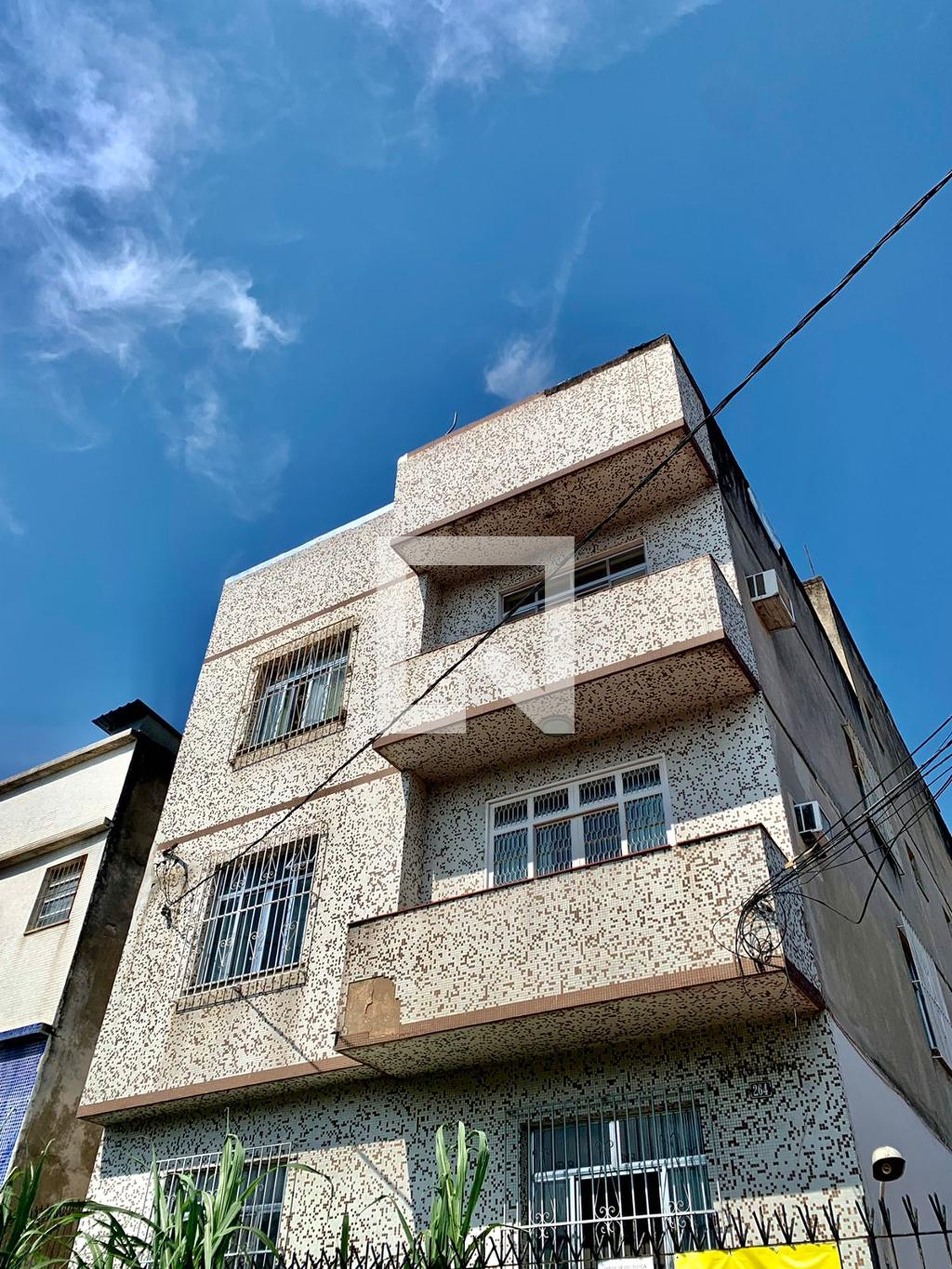 Fachada do Prédio Condomínio em Rua Rolândia, 264