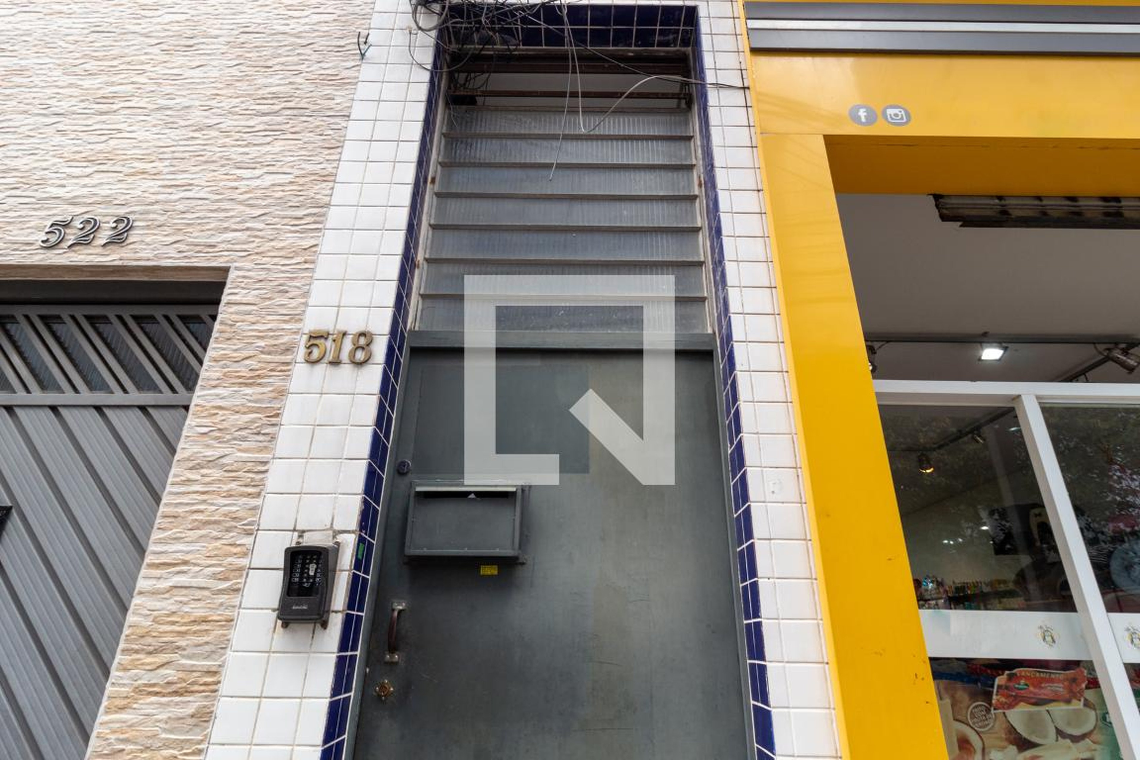 Fachada Condomínio em Rua Antônio Macedo, 518