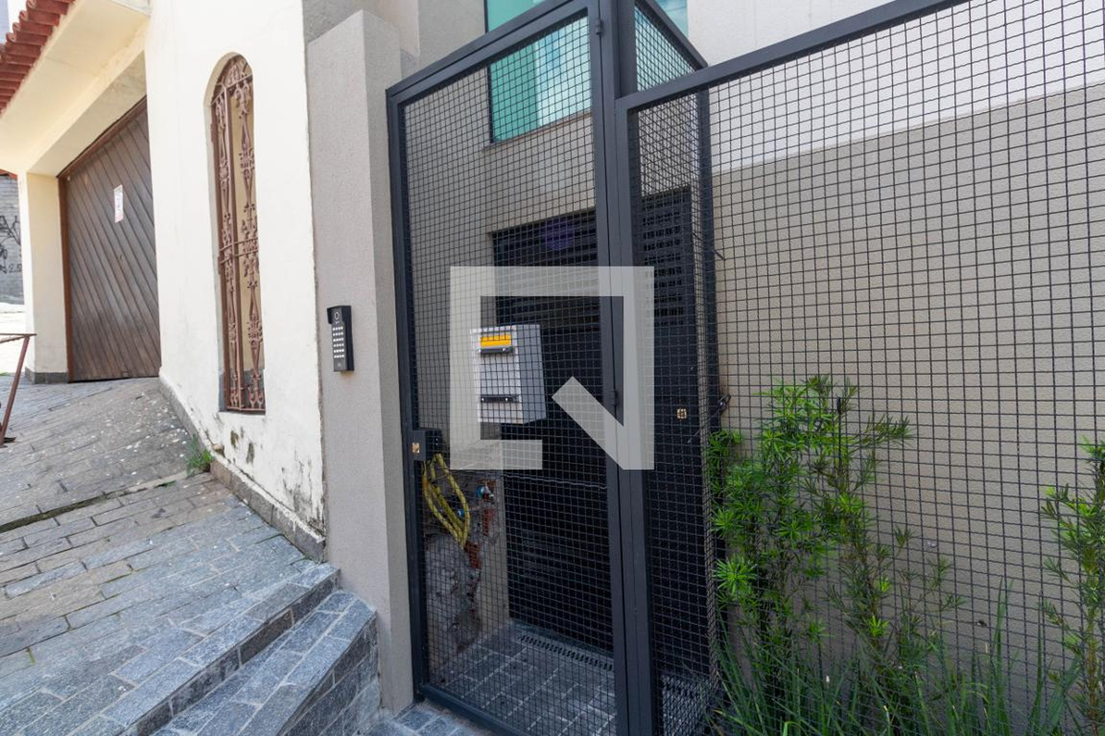 Fachada do Prédio Condomínio em Rua Guaranésia, 104