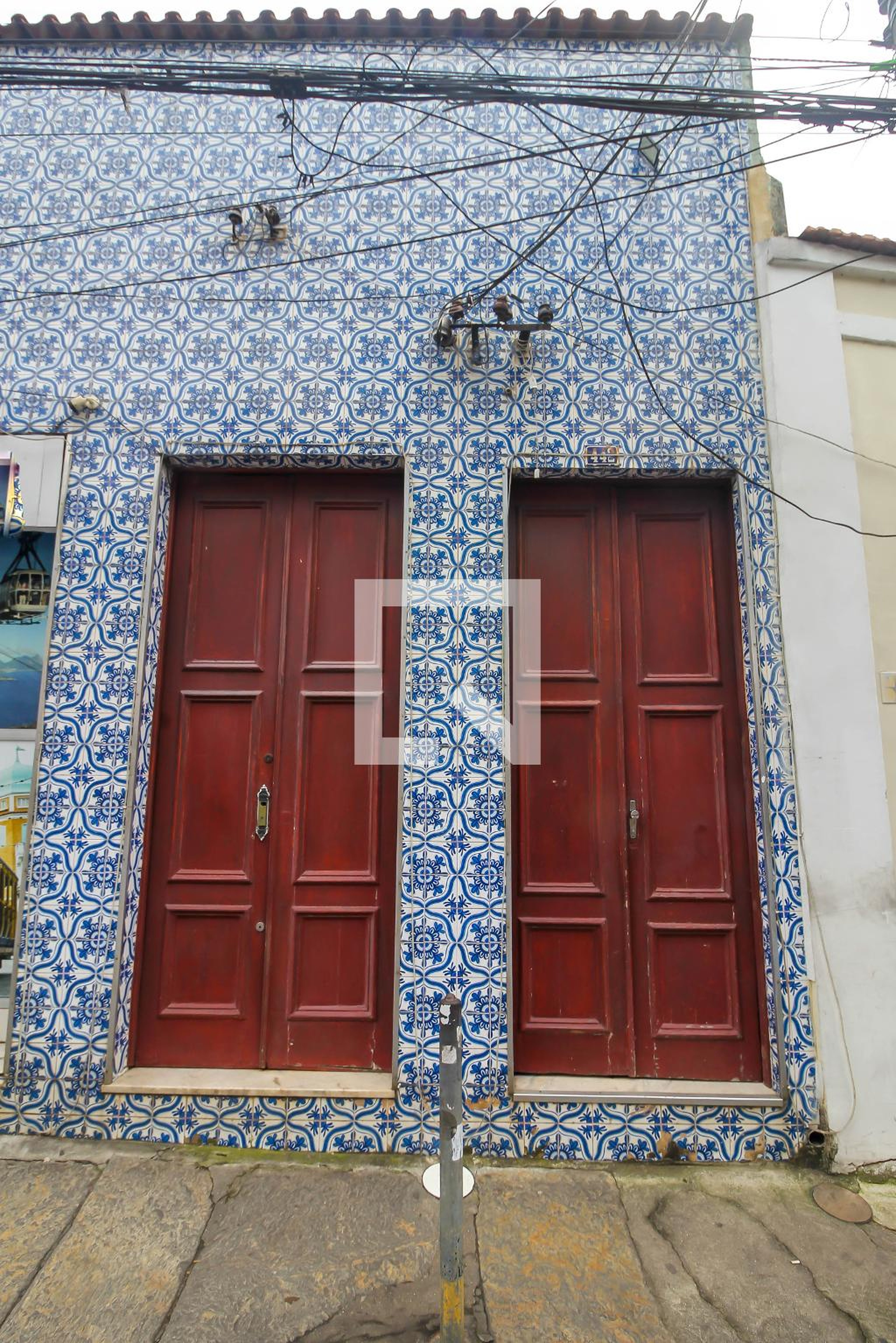 Fachada do Prédio Condomínio em Rua Almirante Alexandrino, 442