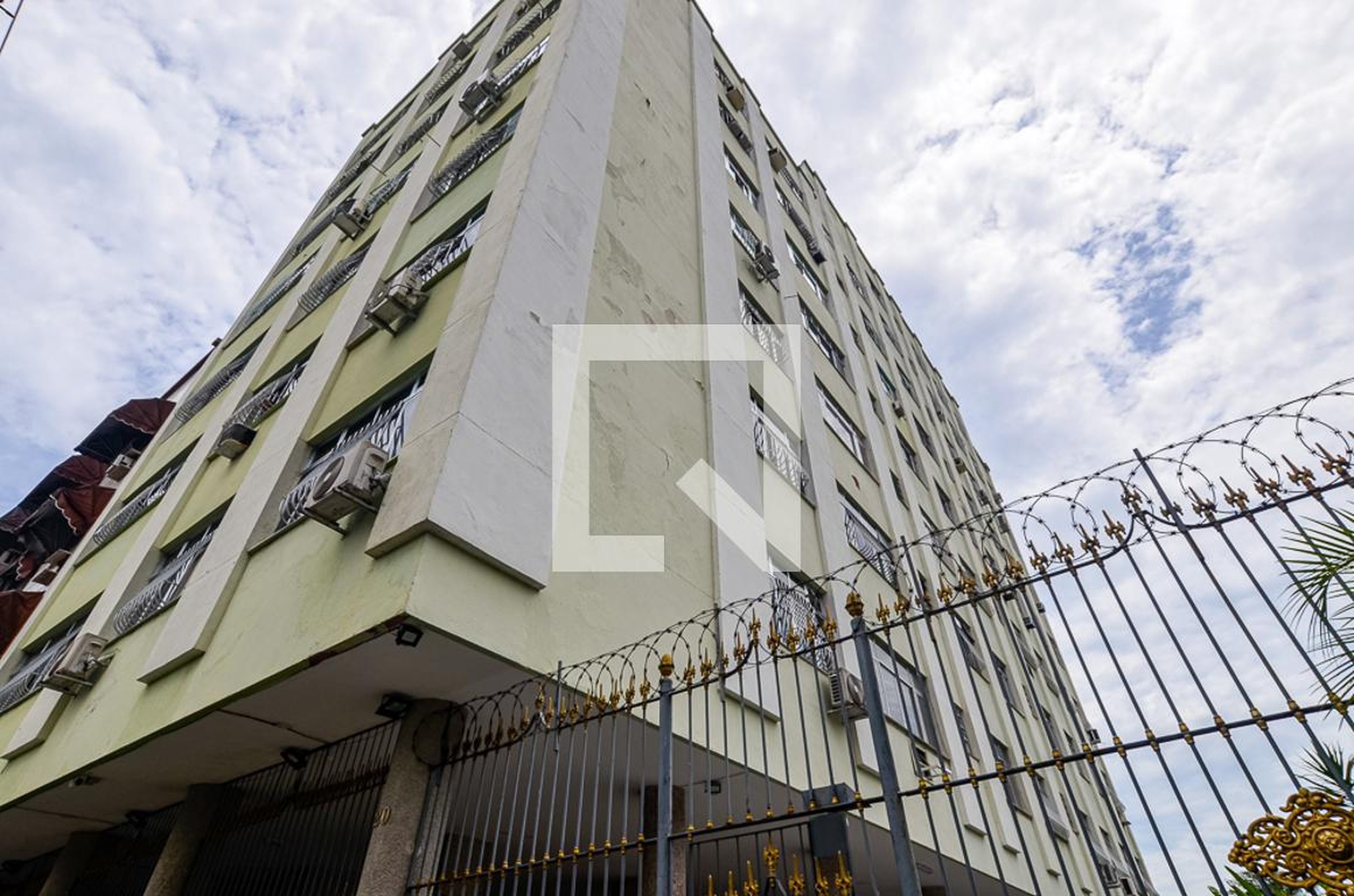 Fachada Condomínio em Rua Clotilde de Oliveira Rodrigues, 20