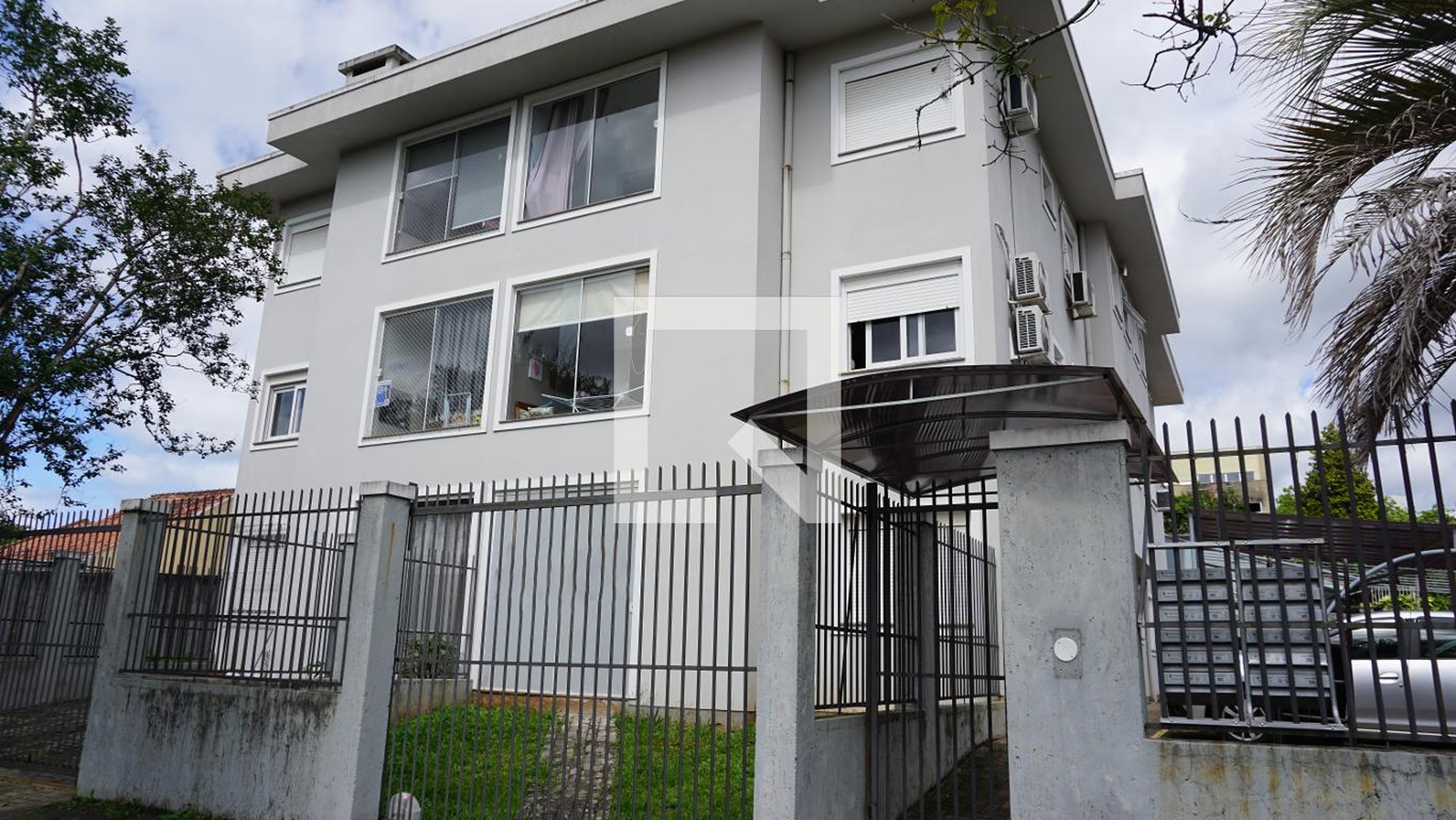 Fachada Condomínio em Rua Santa Sofía, 1011