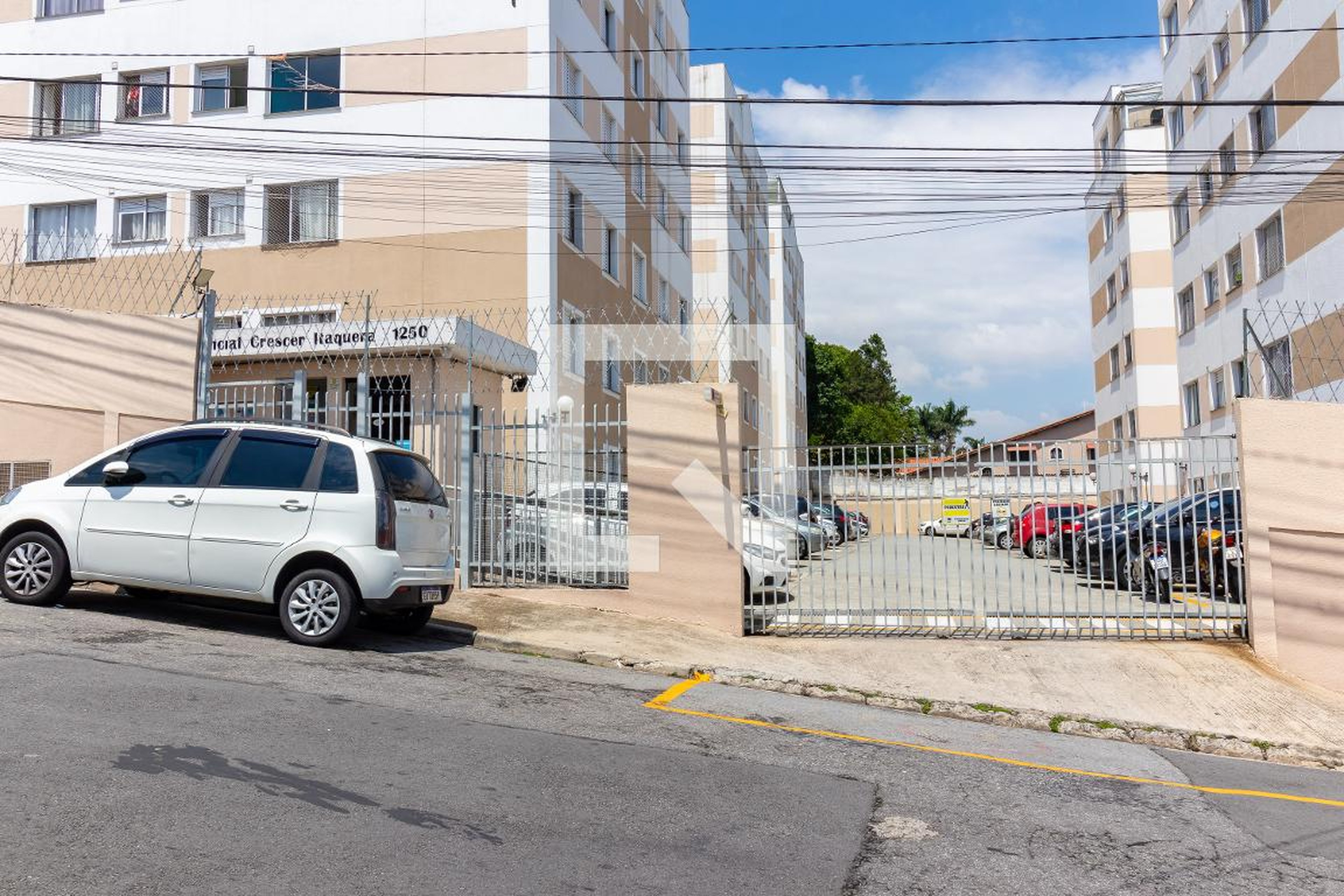 Fachada Condomínio em Rua Álvaro de Mendonça, 1249