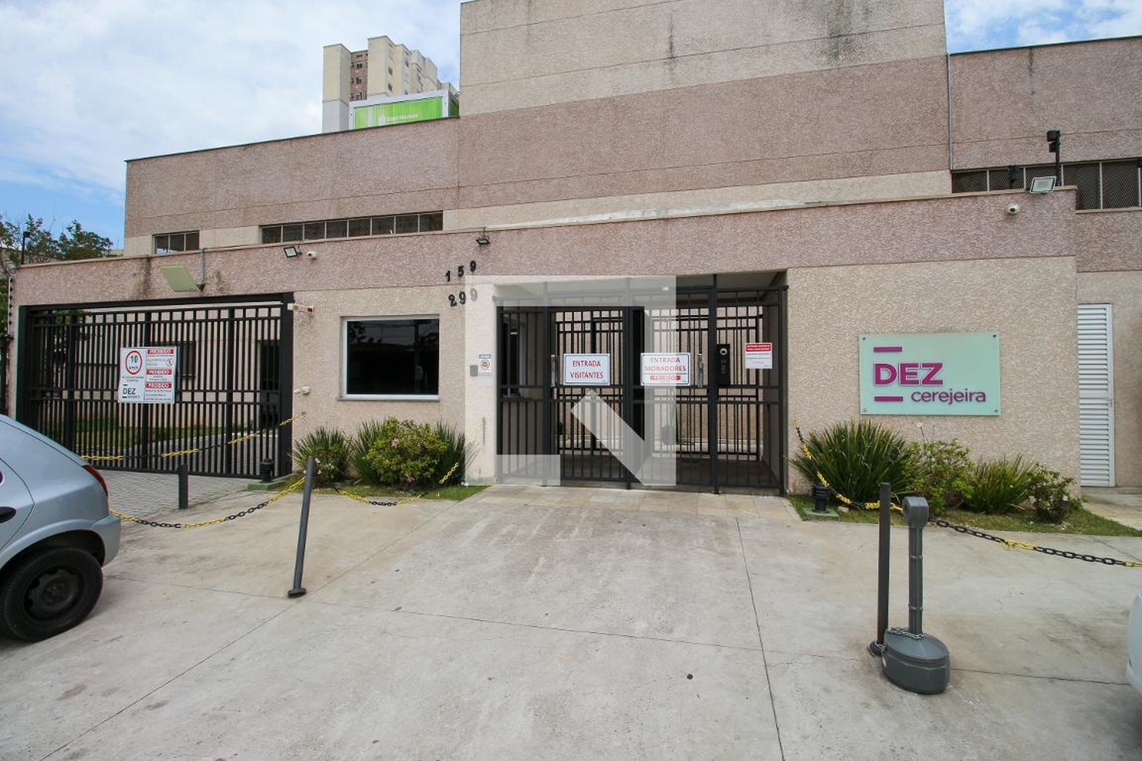 Fachada Condomínio em Avenida Afonso de Sampaio e Sousa, 2