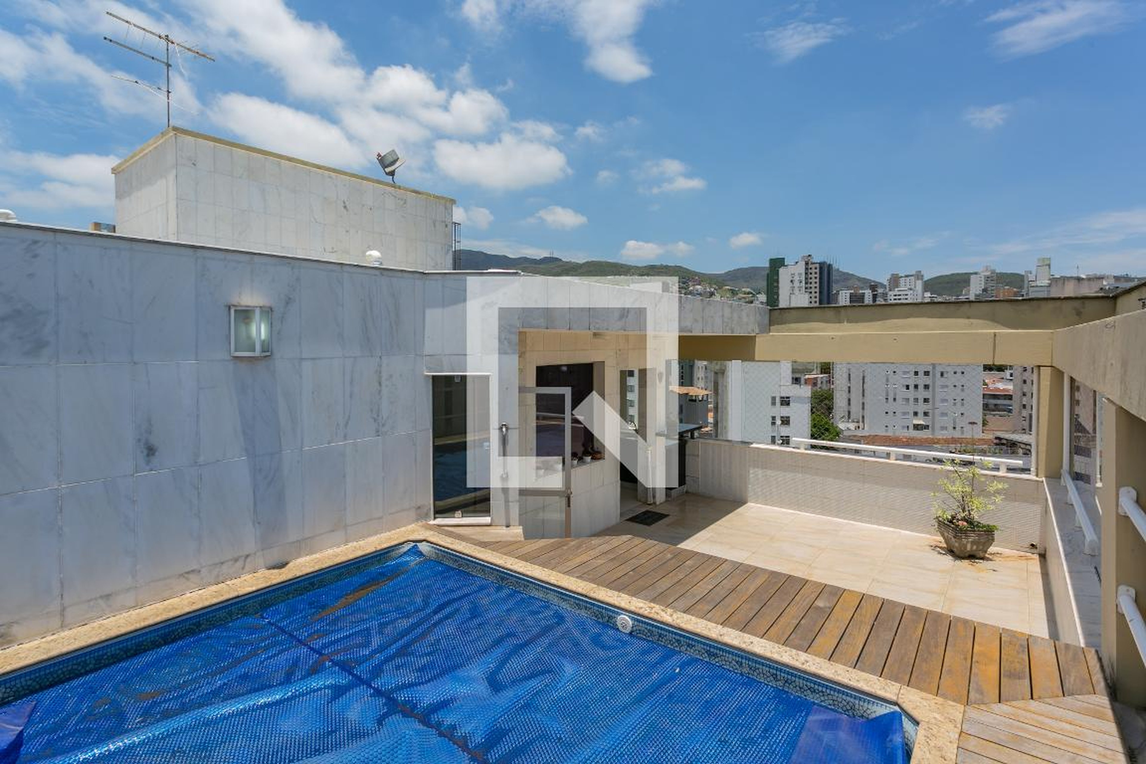 Piscina - Edifício Saint Etienne