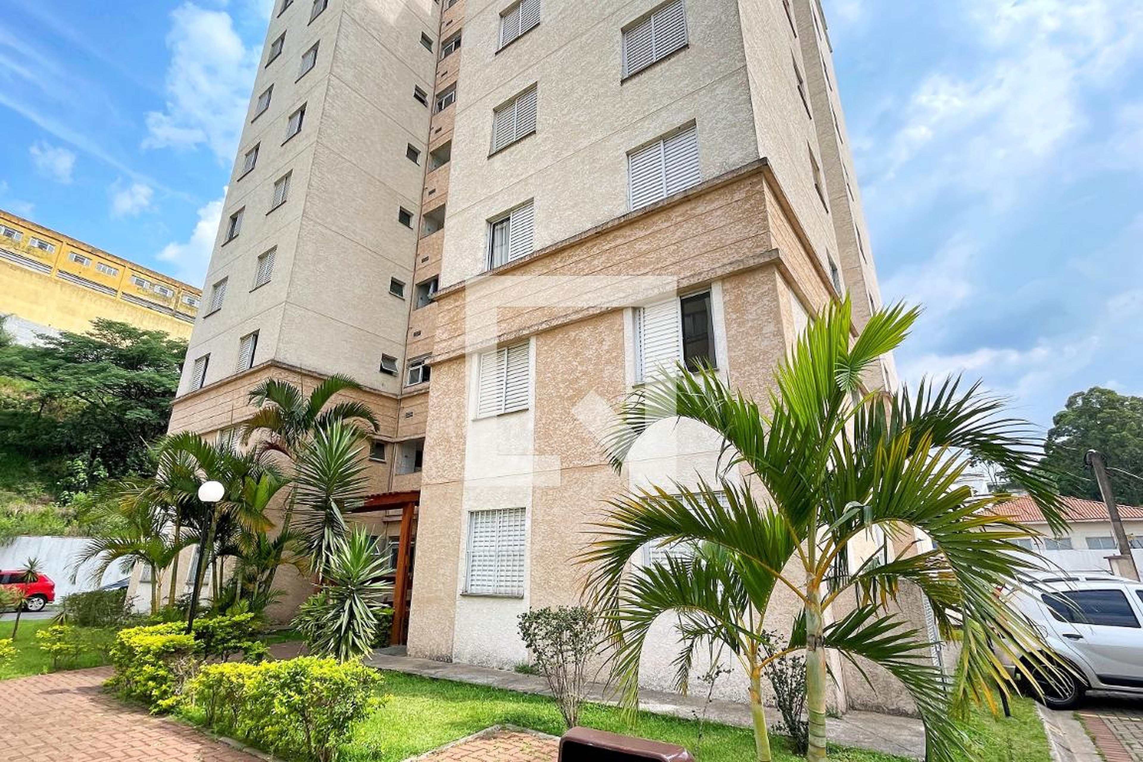 Fachada do Prédio Condomínio em Estrada Presidente Juscelino Kubitschek de Oliveira, 3050