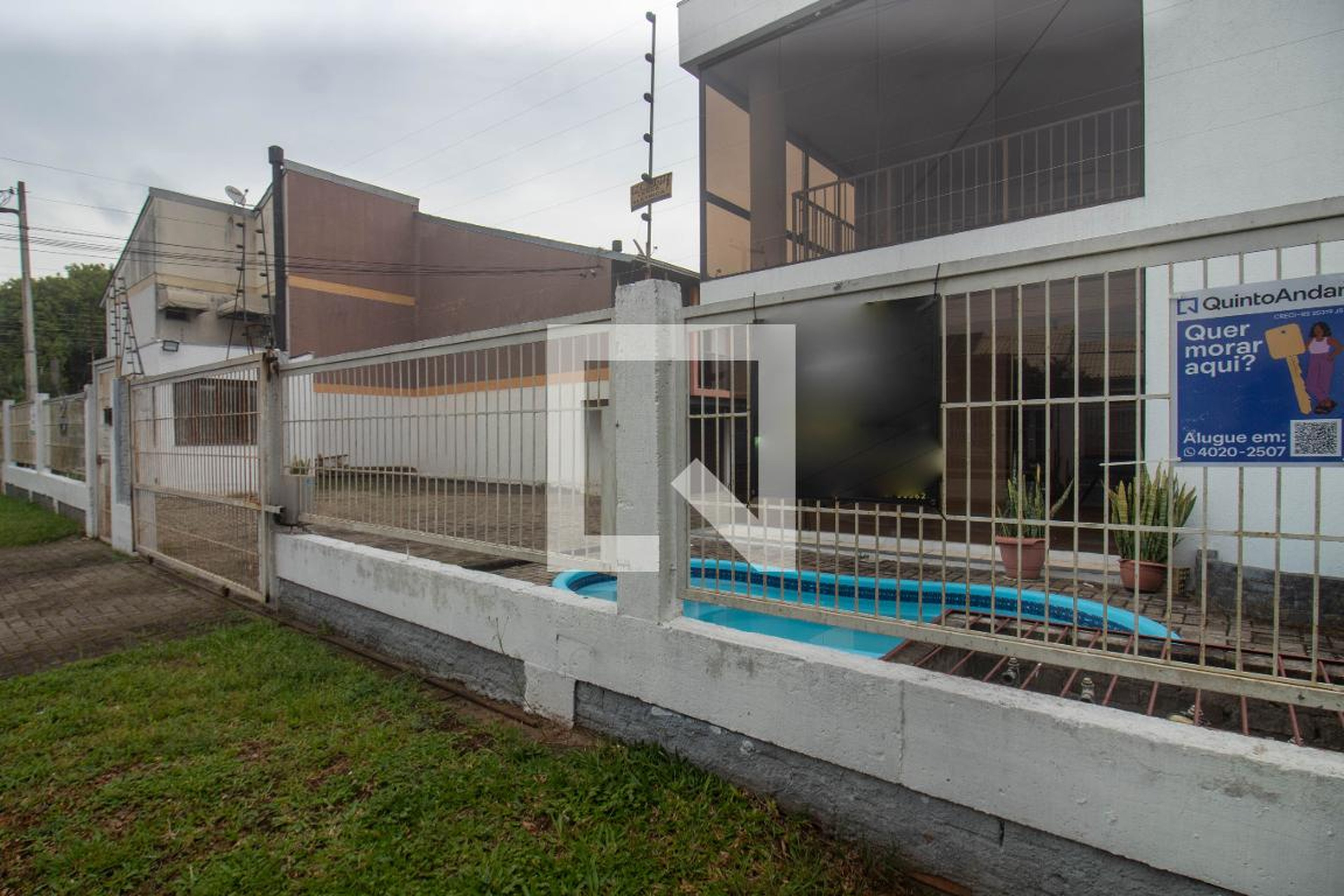 Fachada do Condominio Condomínio em Rua Irmã Teresilda Steffen, 125