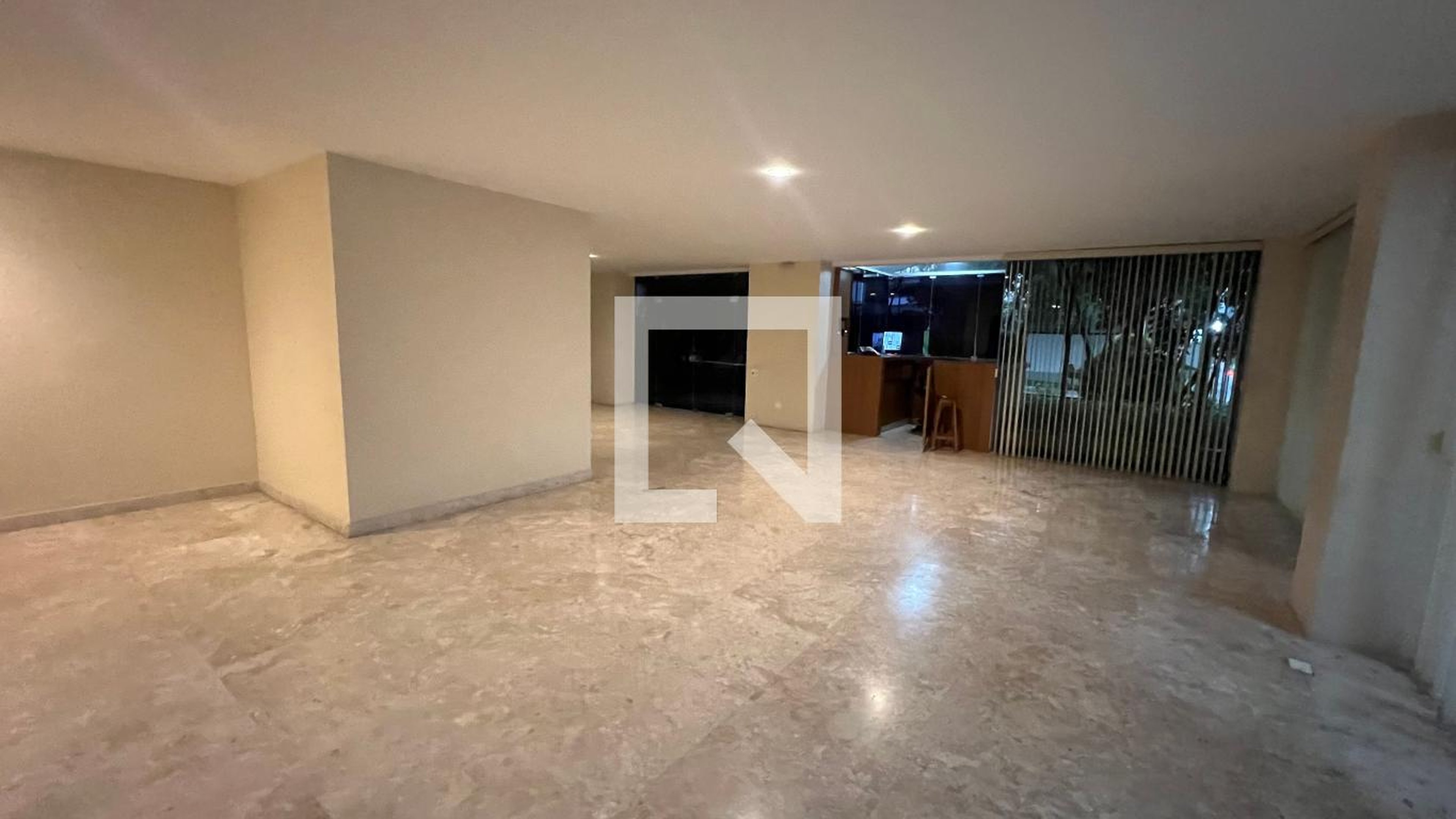 Hall de entrada - Emília