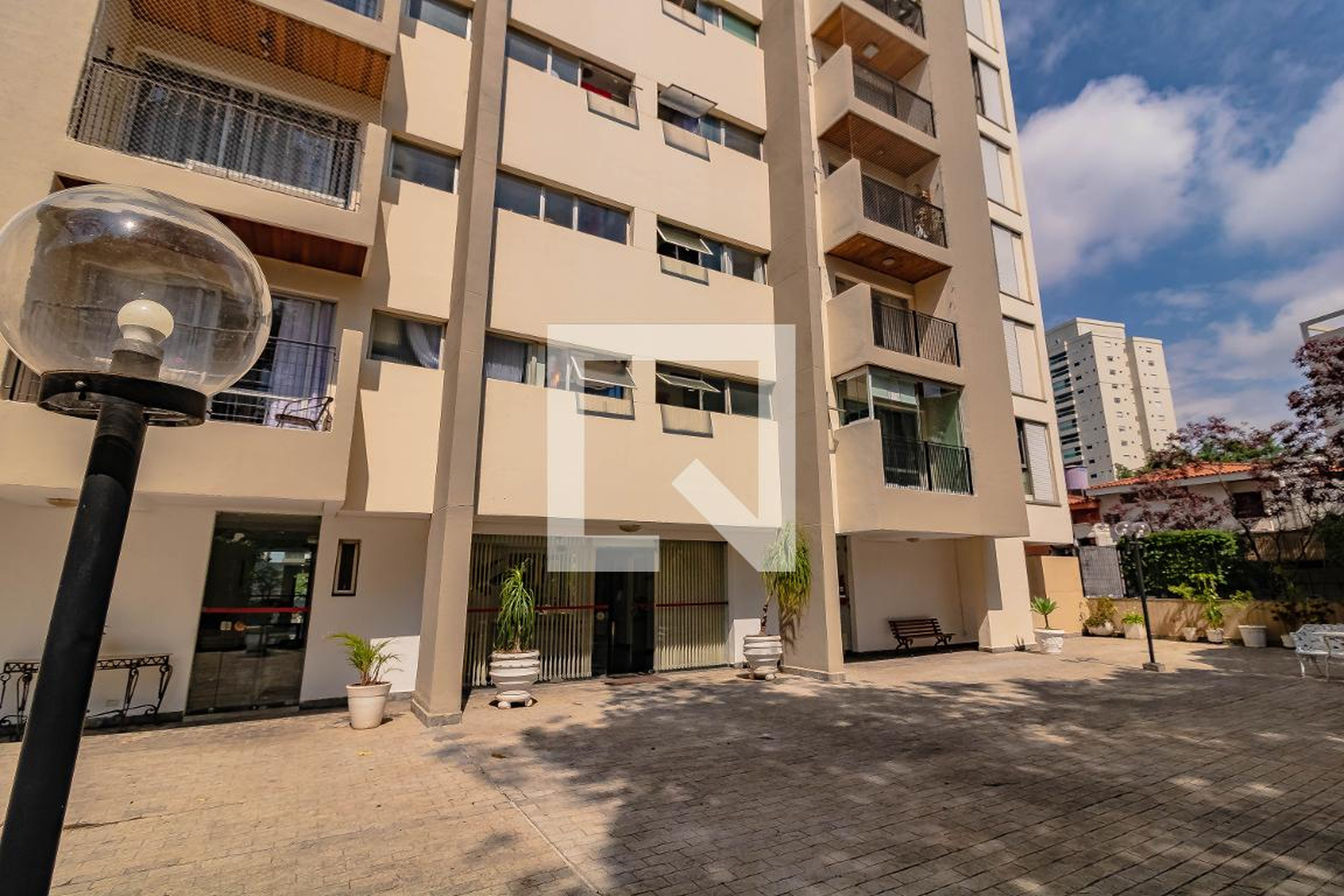 Fachada Condomínio em Rua Épiro, 842