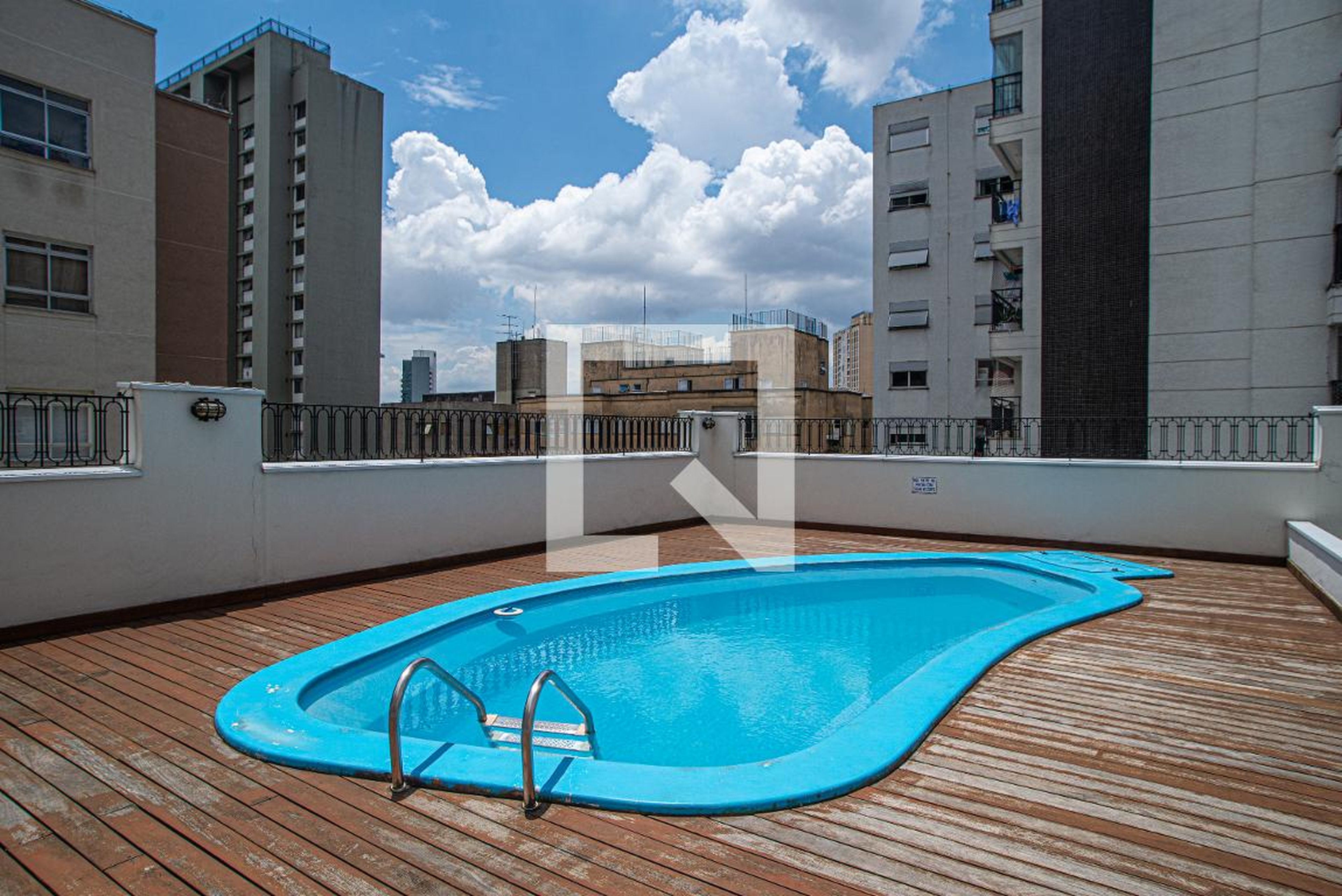 Piscina - Edifício Chateau D'Avignon