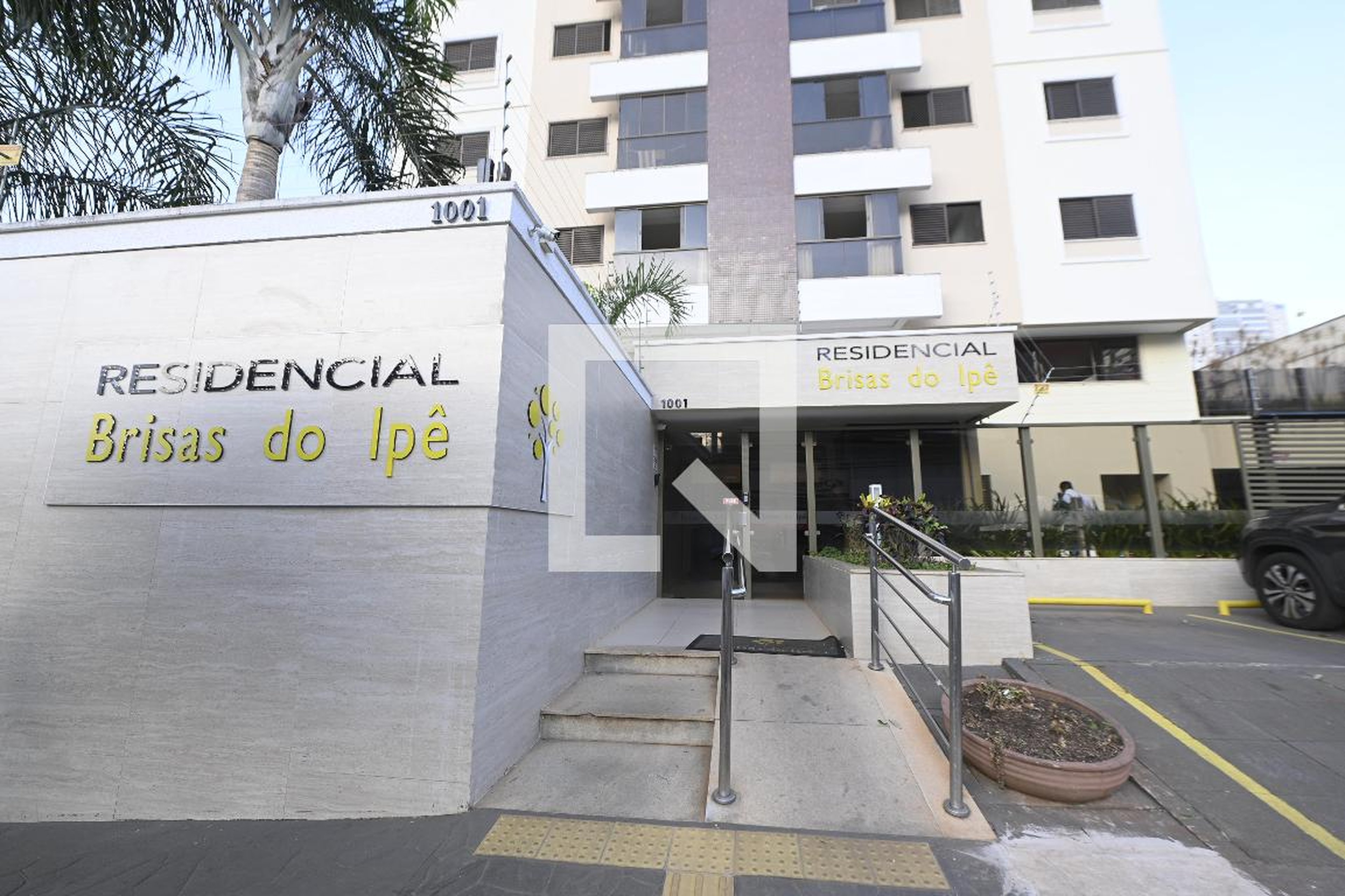 Fachada Condomínio Brisas do Ipê