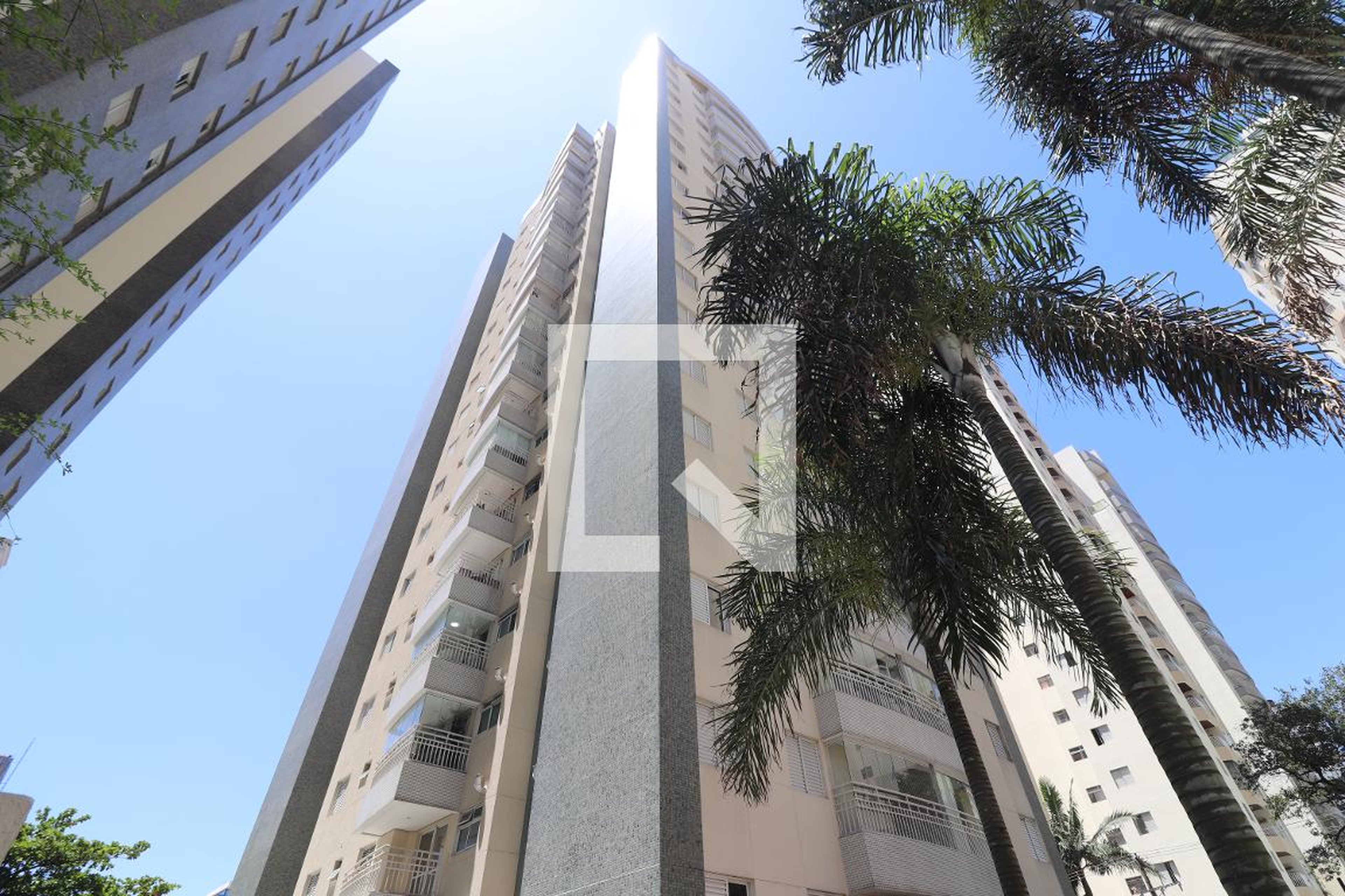 Fachada Condomínio em Rua Serra de Bragança, 510