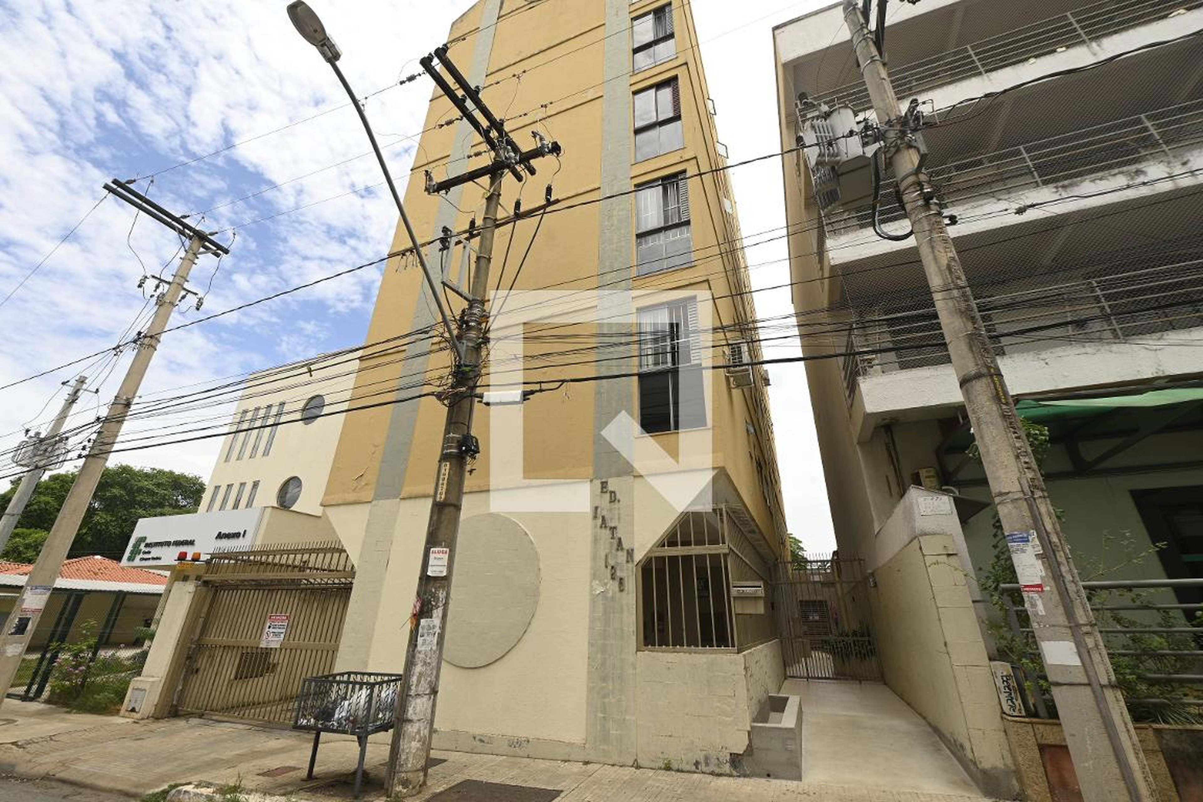 Fachada Condomínio em Rua 75, 540