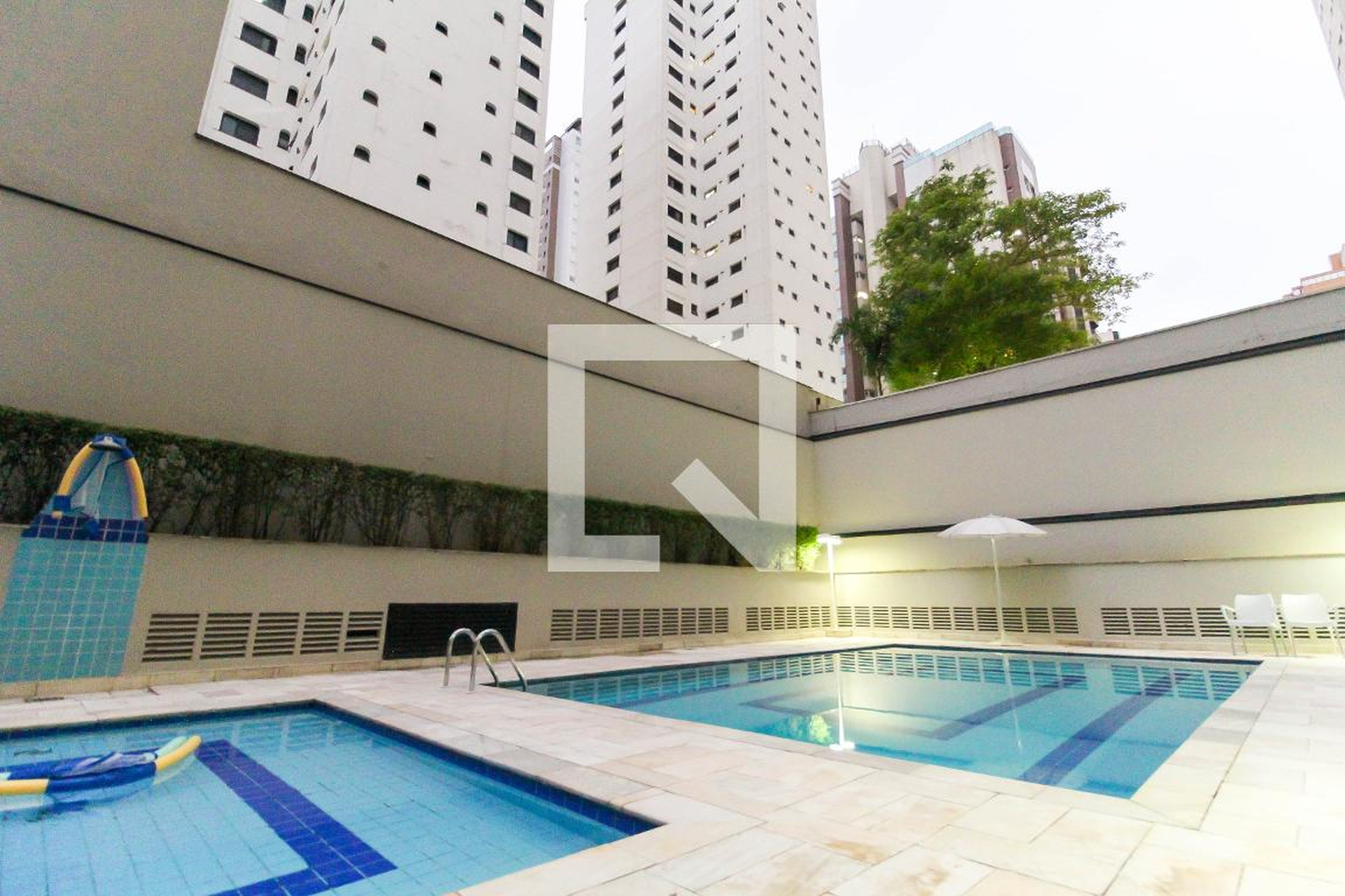 Piscina - Edifício Jardim Di Franco