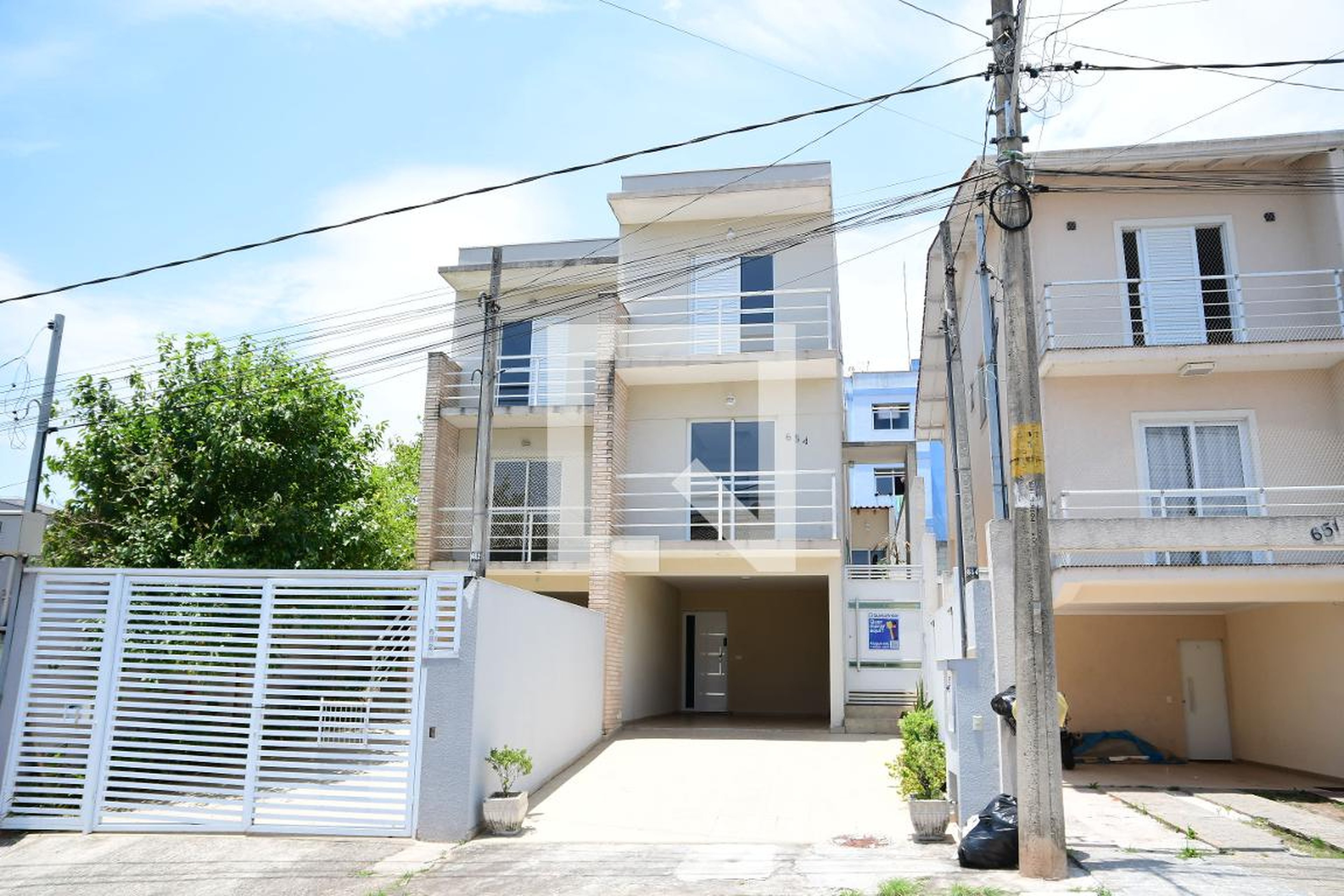 Fachada Condomínio em Rua Pirajussara, 684