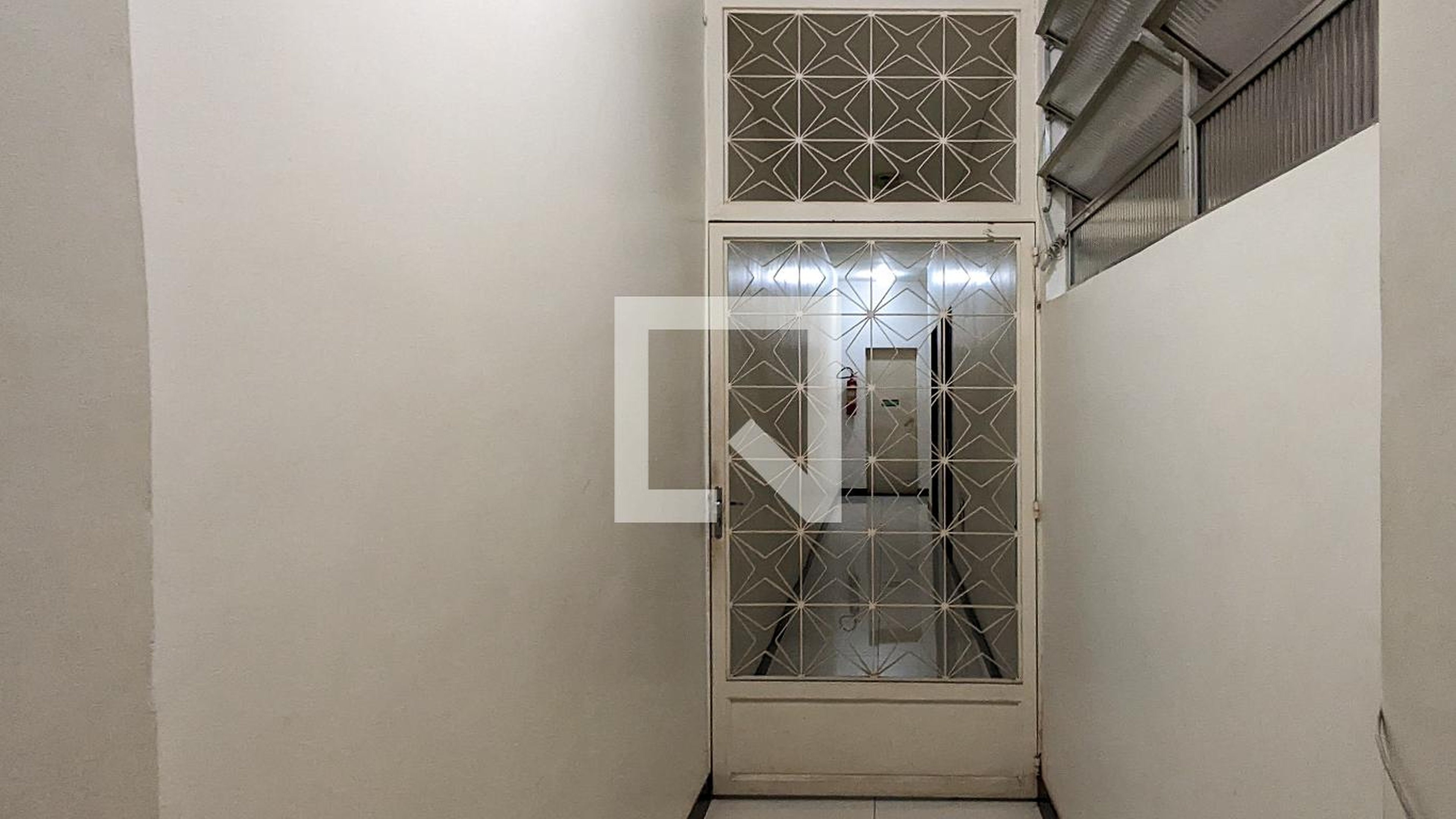 Entrada Condomínio em Rua Santa Luíza, 19