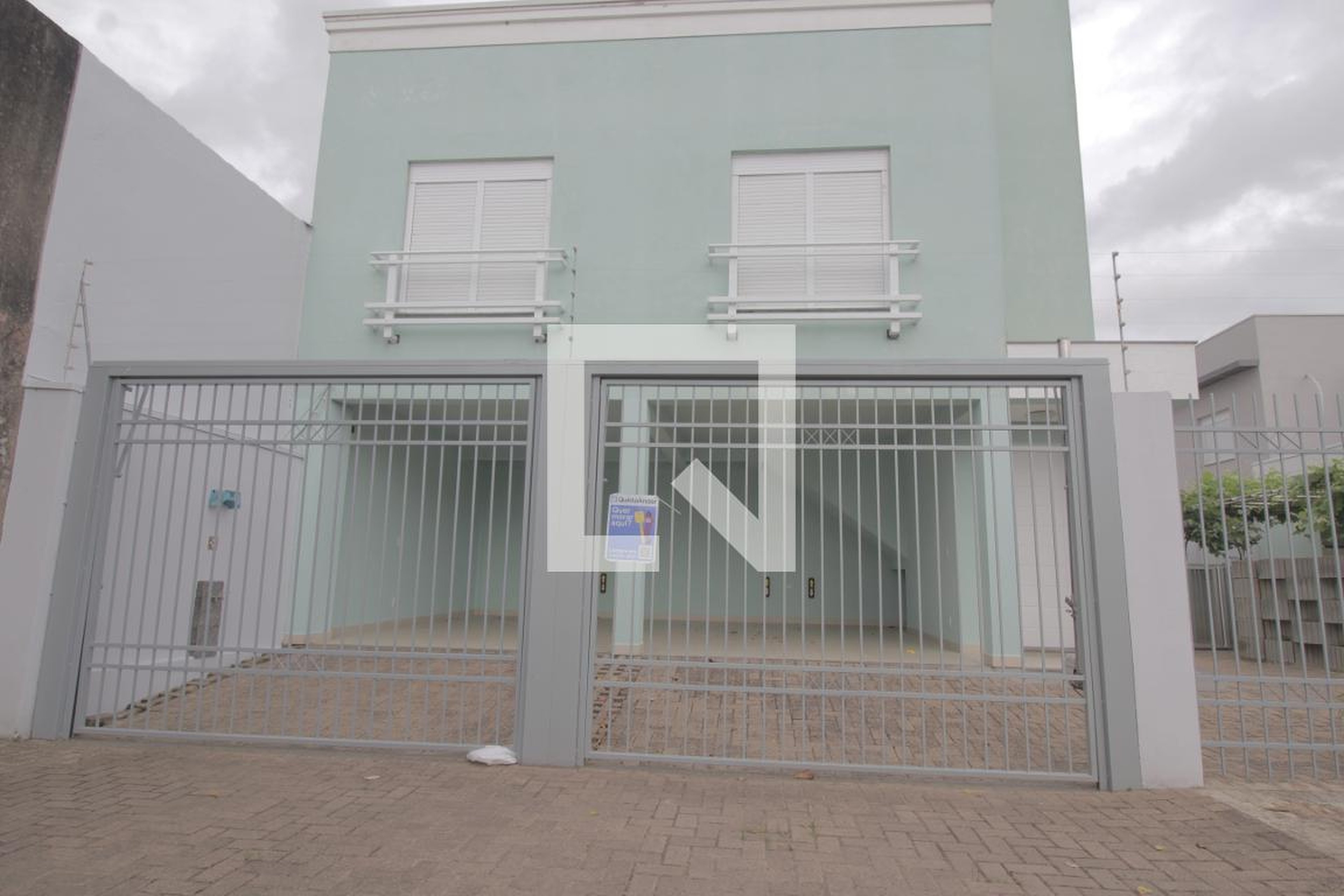 Fachada Condomínio em Rua Doutor Tancredo Neves, 649