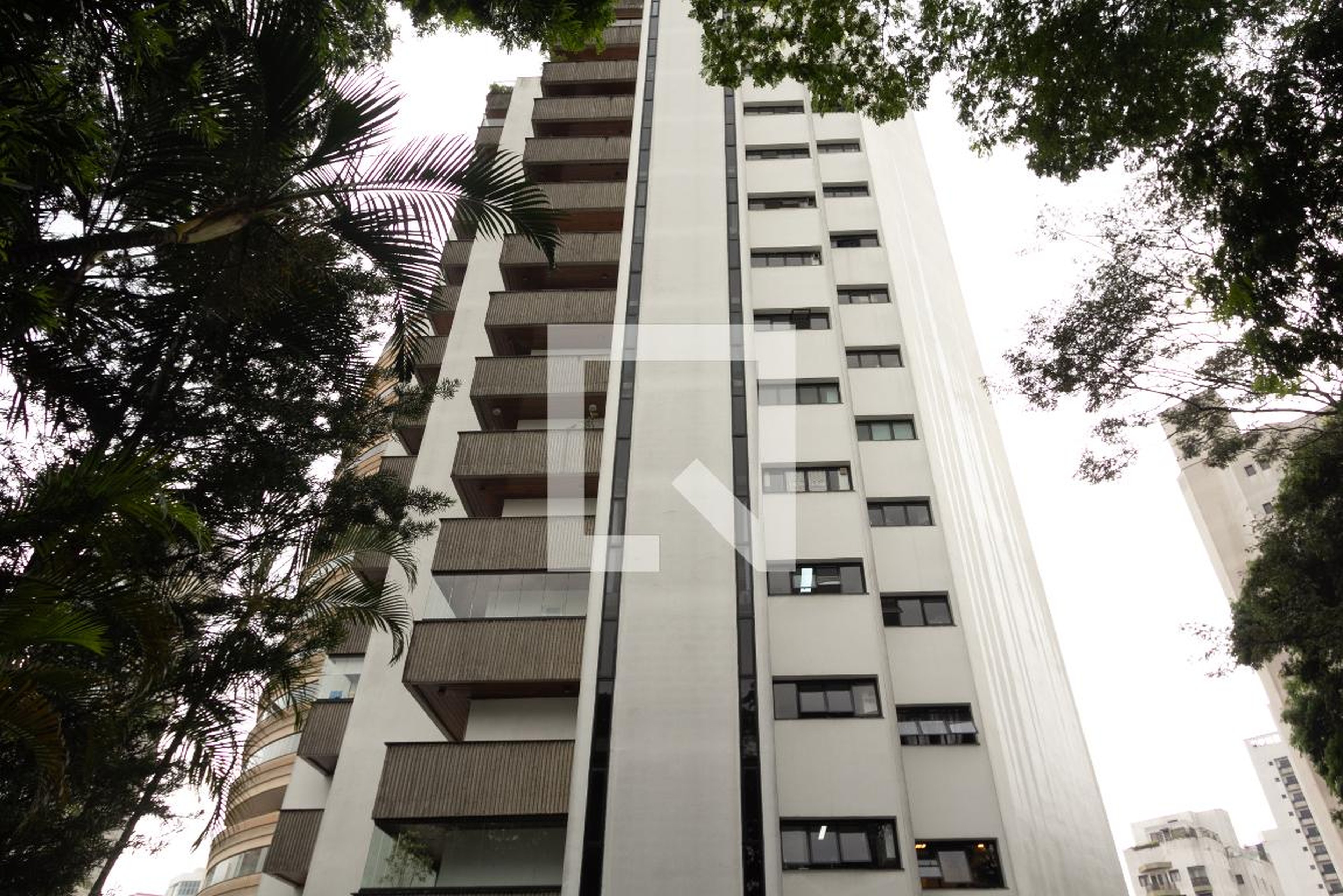 Fachada Condomínio em Avenida Divino Salvador, 379