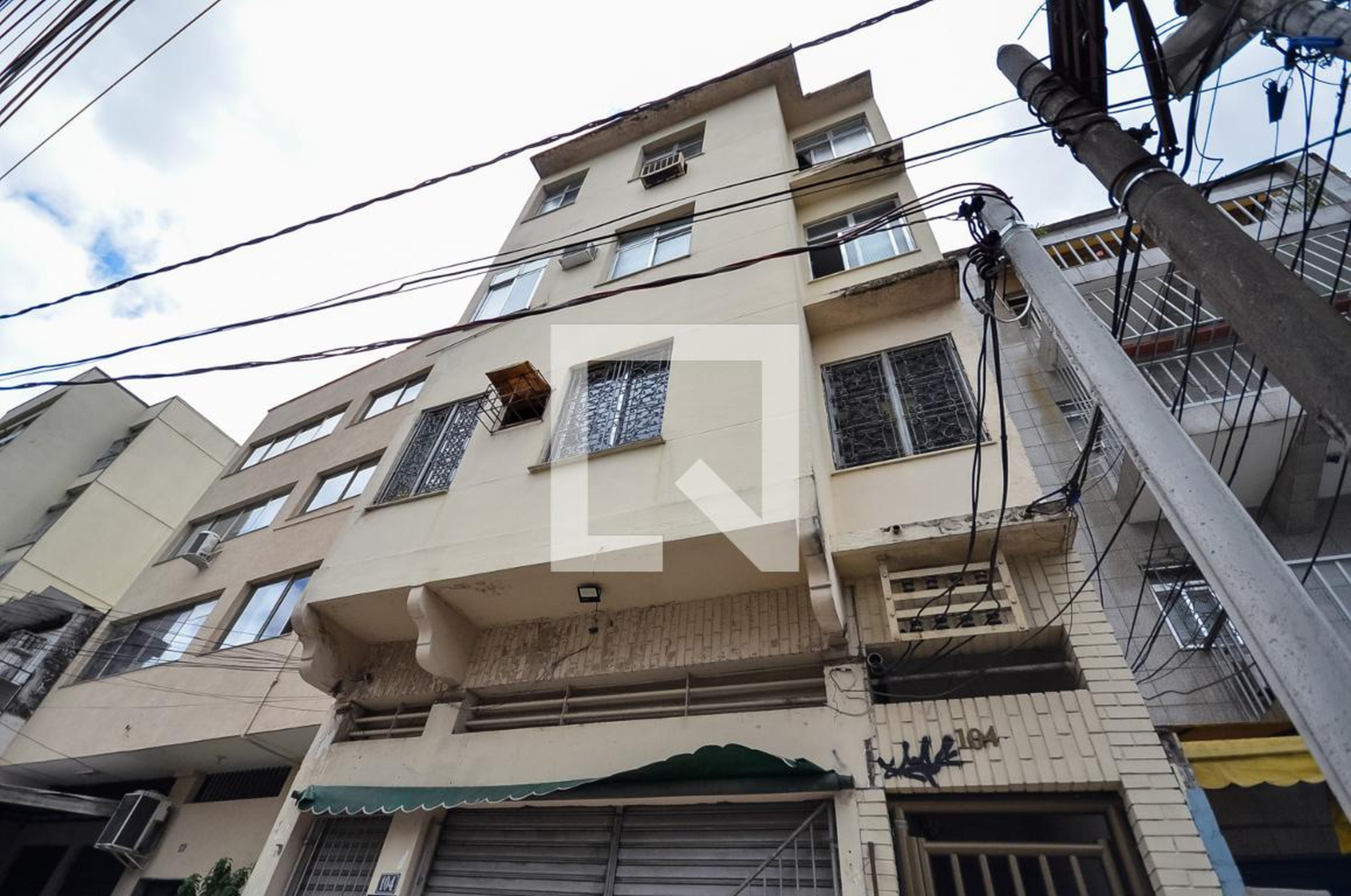 Fachada Condomínio em Rua Aristídes Lôbo, 104