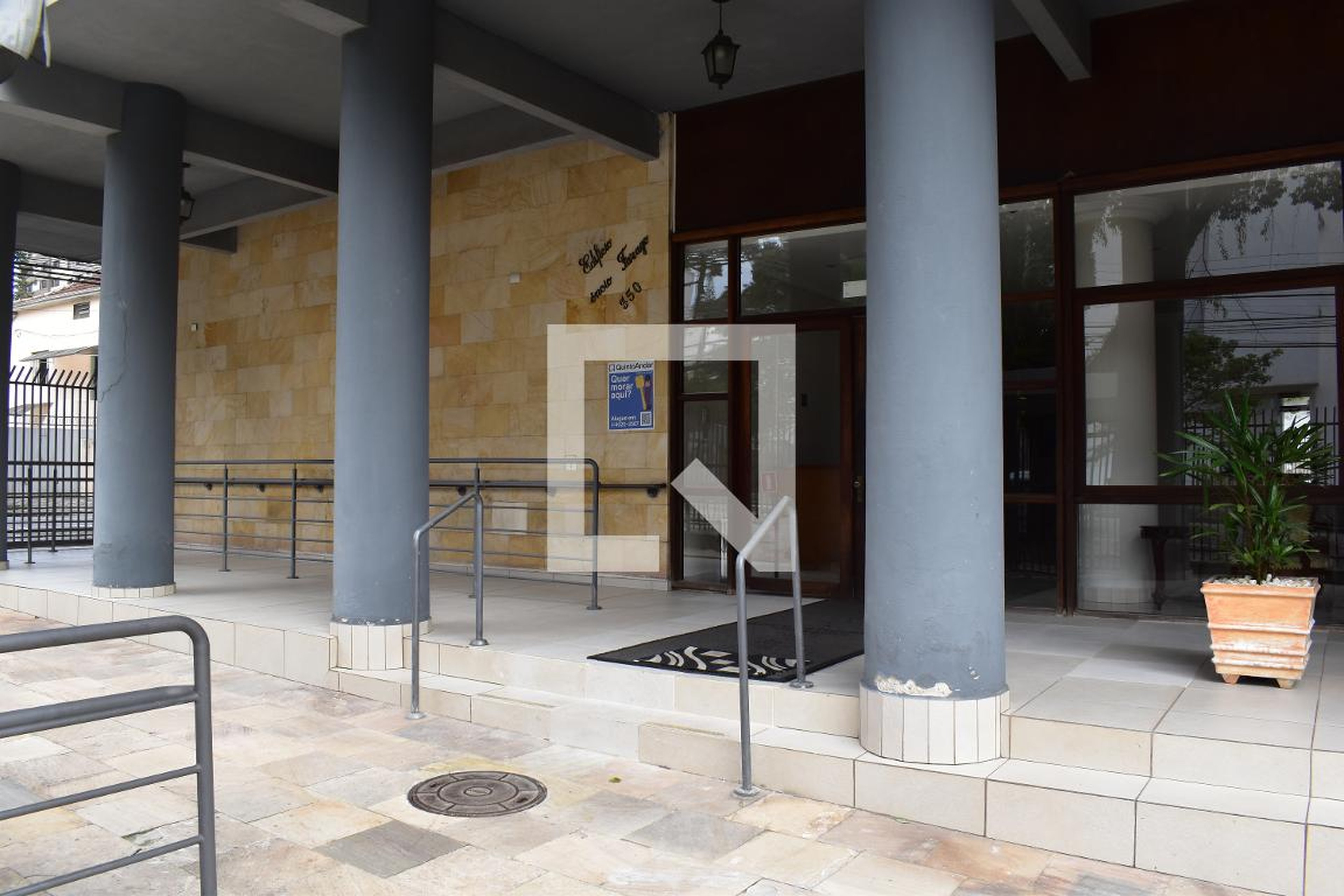 Fachada do prédio Edifício Leoncio Farago