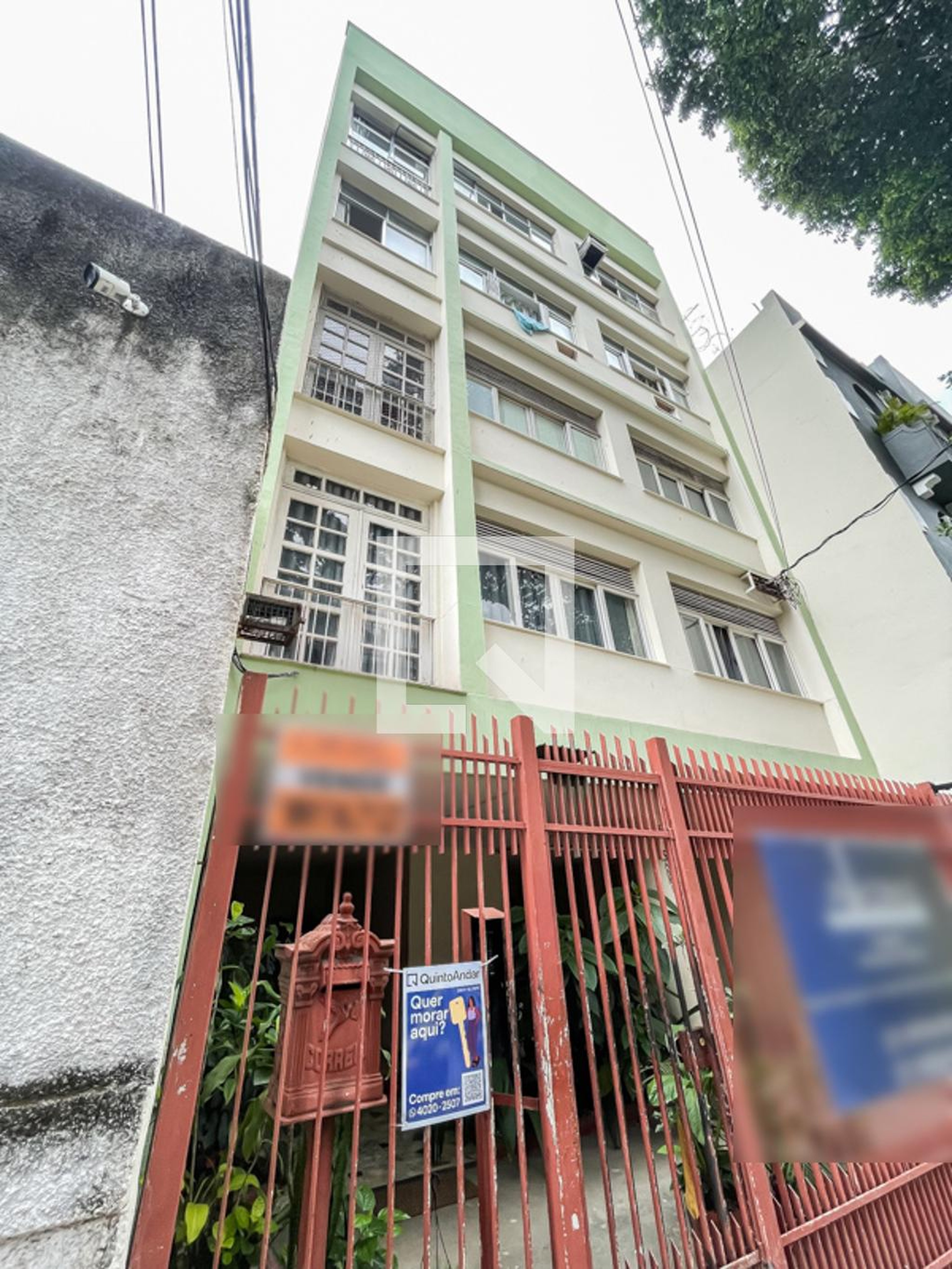 Fachada Condomínio em Rua Maia de Lacerda, 88