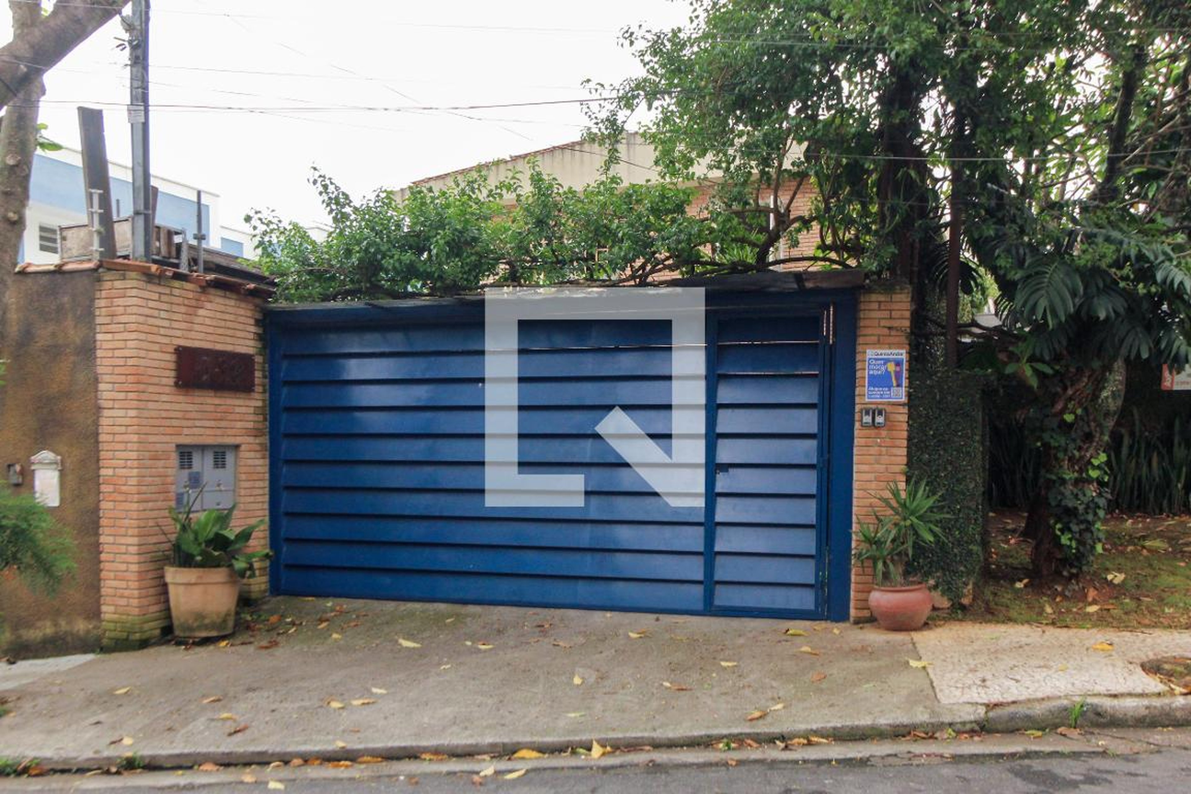 Fachada Condomínio Rua Livi, 582 / 02