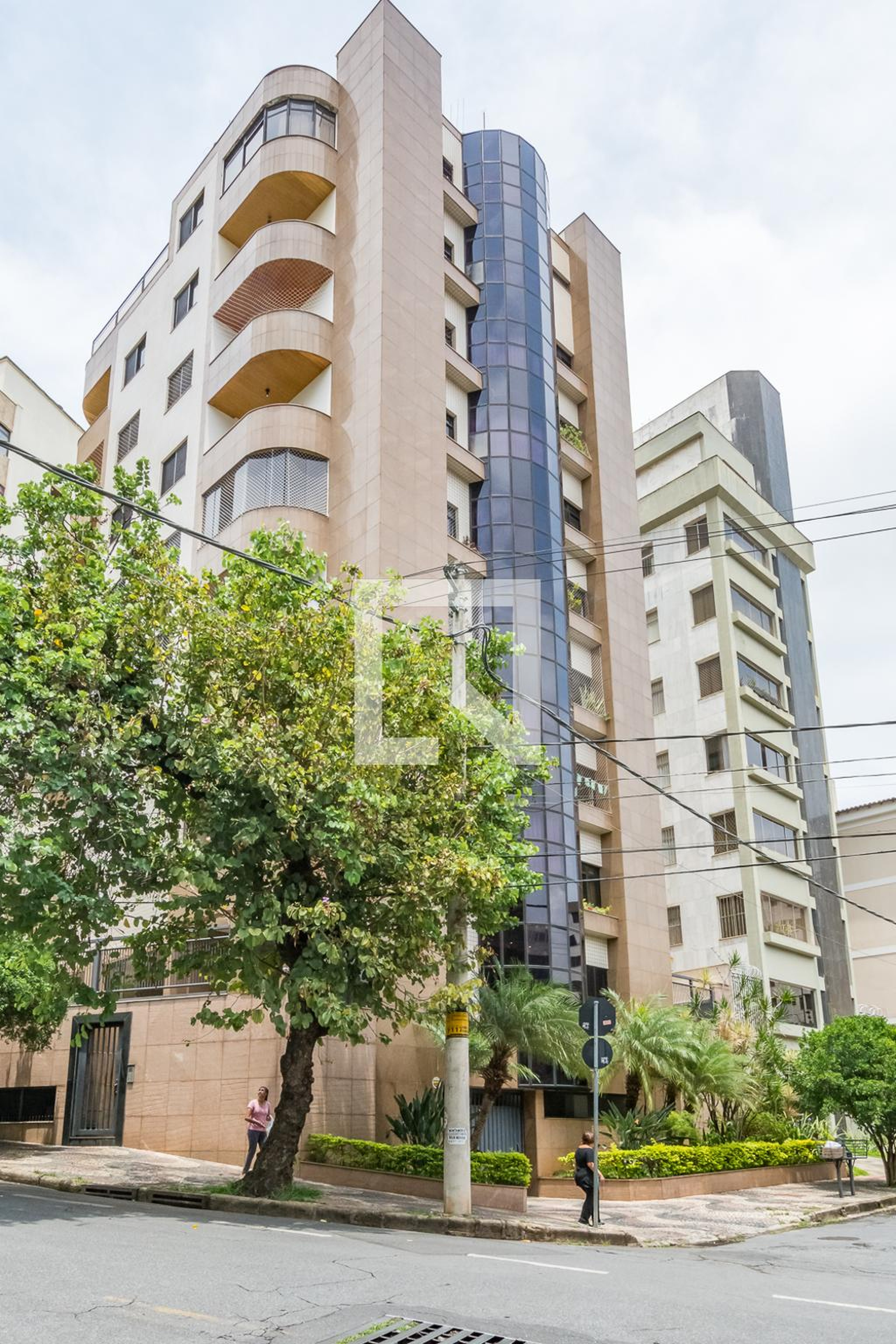 Fachada Condomínio em Rua Marechal Bitencourt, 885