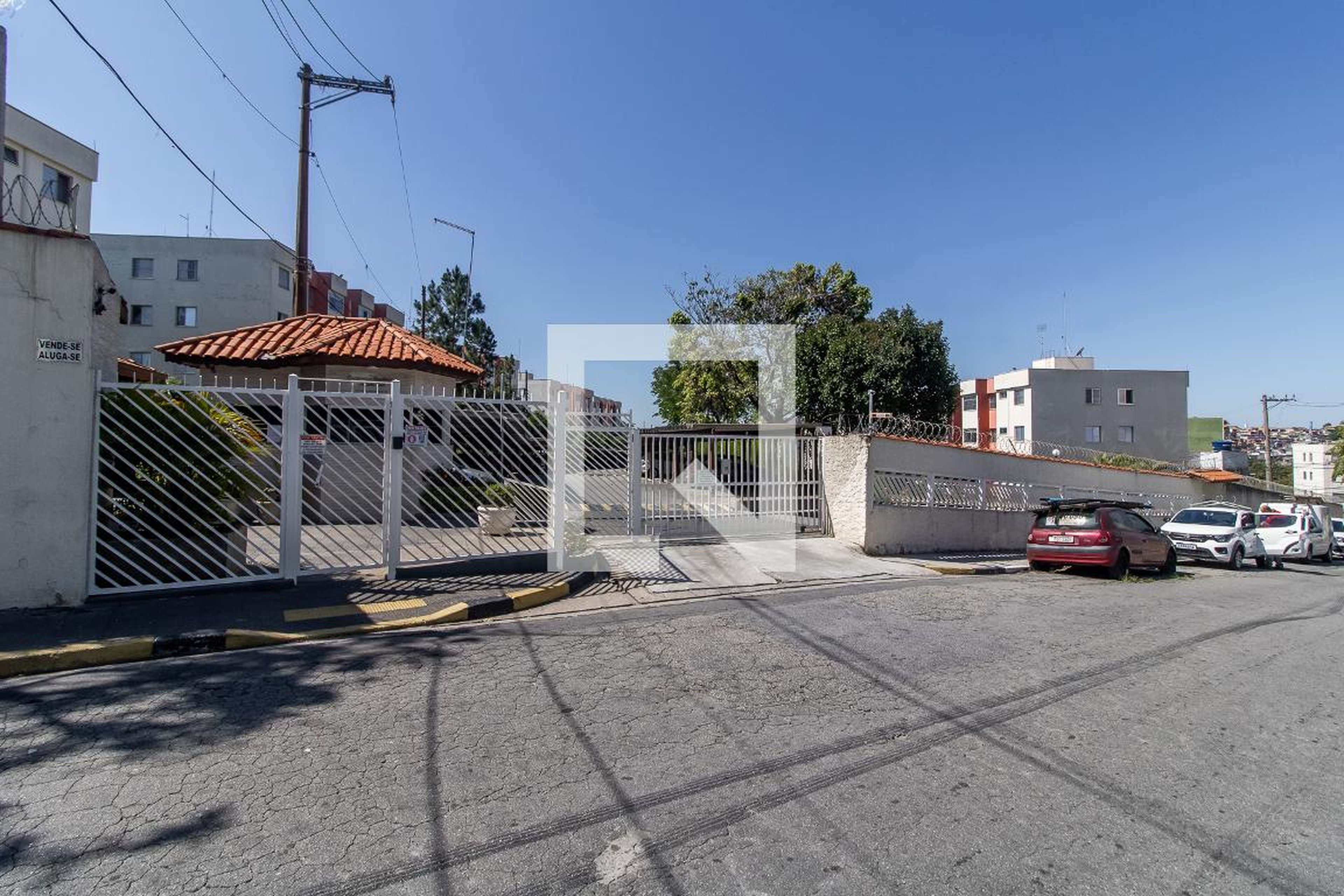 Fachada Condomínio em Rua Ribeira do Pombal, 50