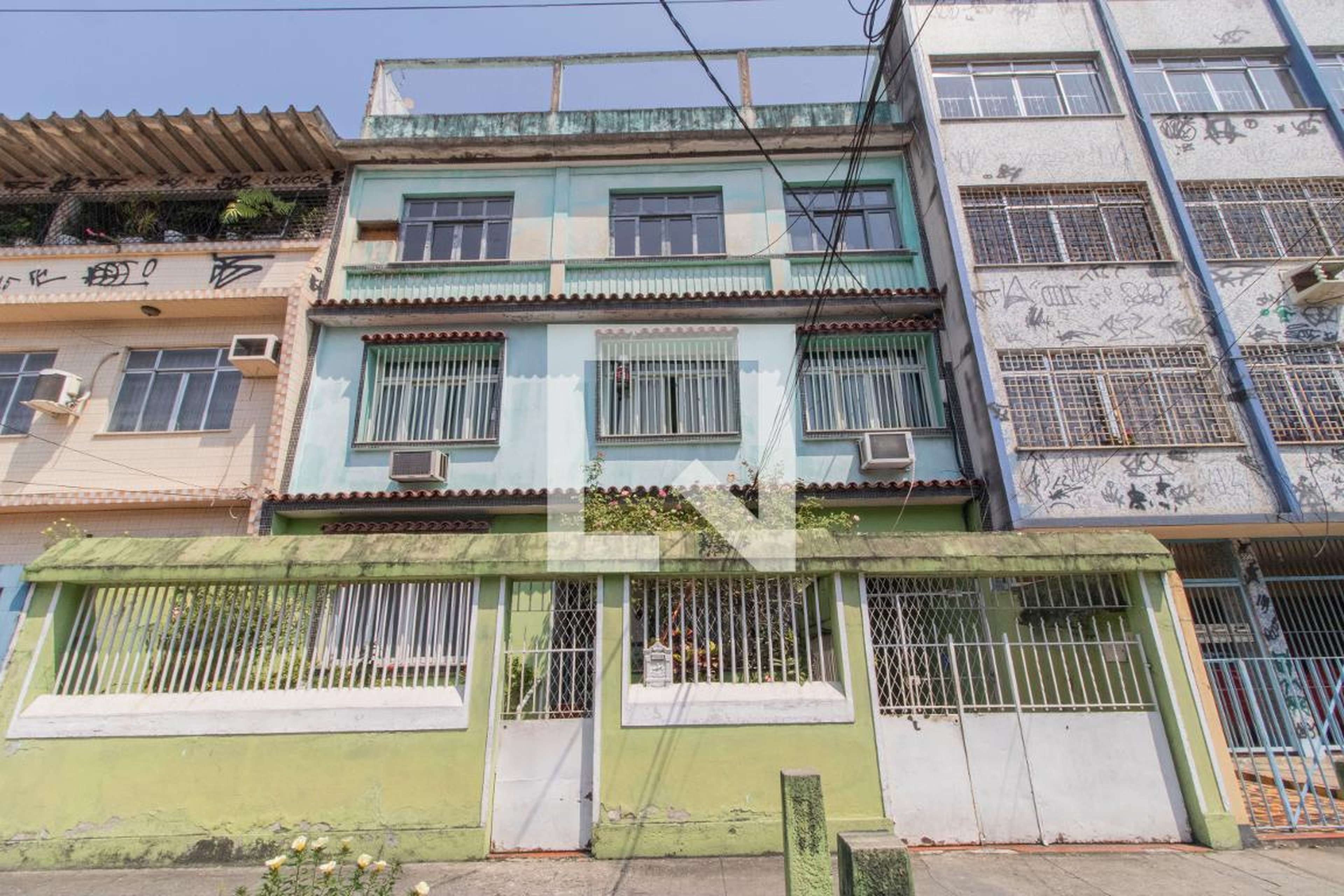 Fachada Condomínio em Avenida Professor Plínio Bastos, 560