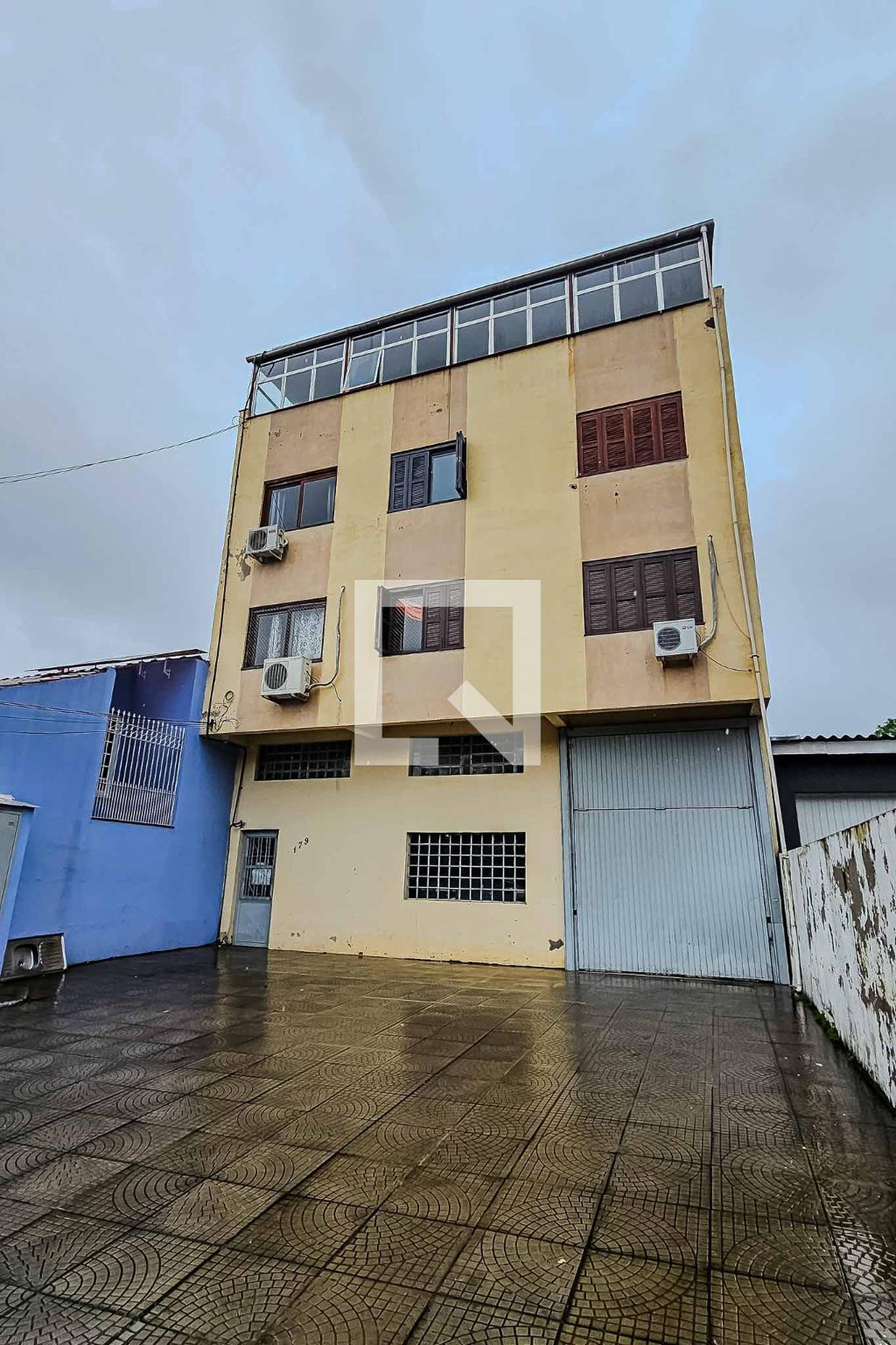 Fachada Condomínio em Rua Gáspar de Lemos, 179