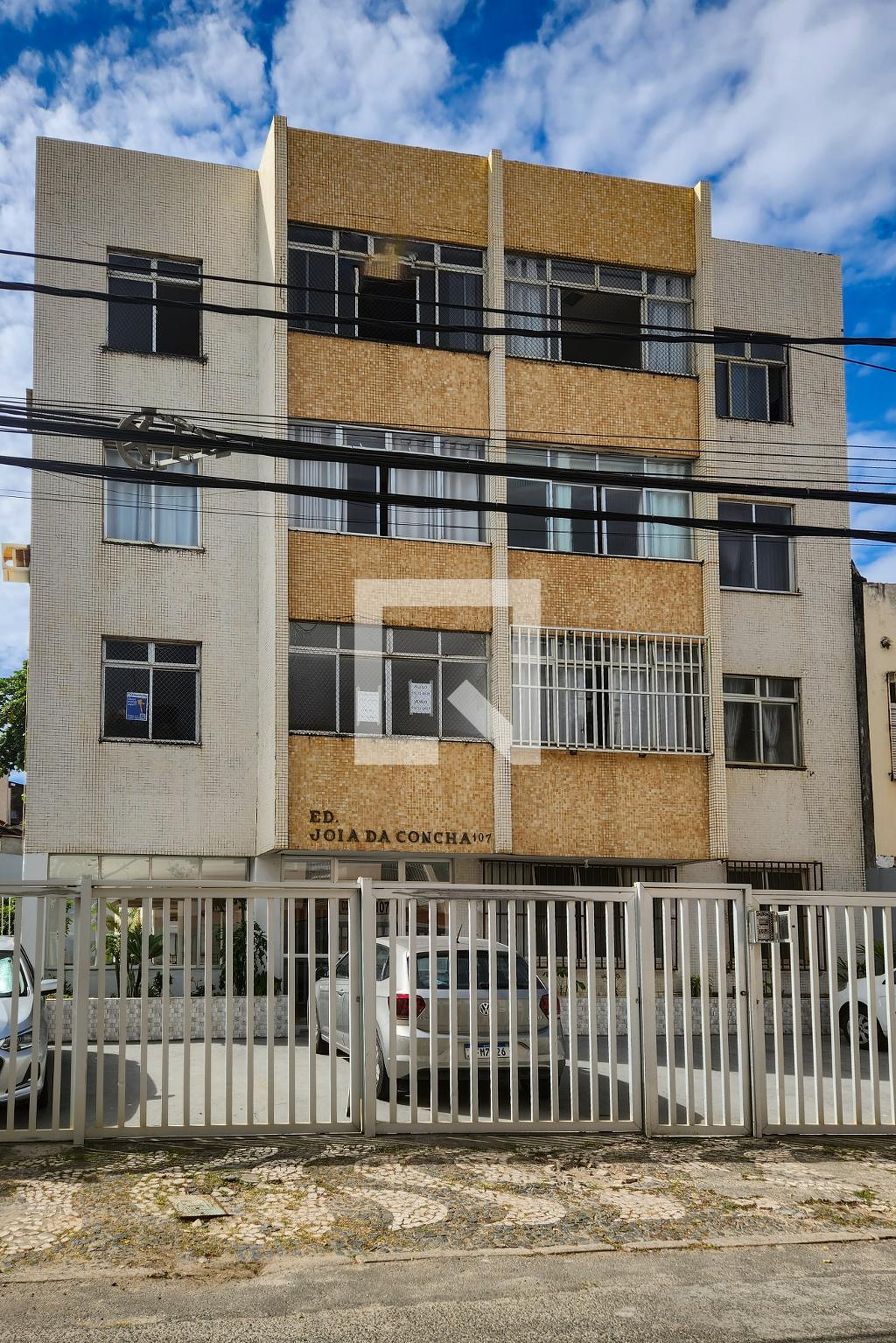 Fachada Condomínio em Rua das Ubaranas, 107