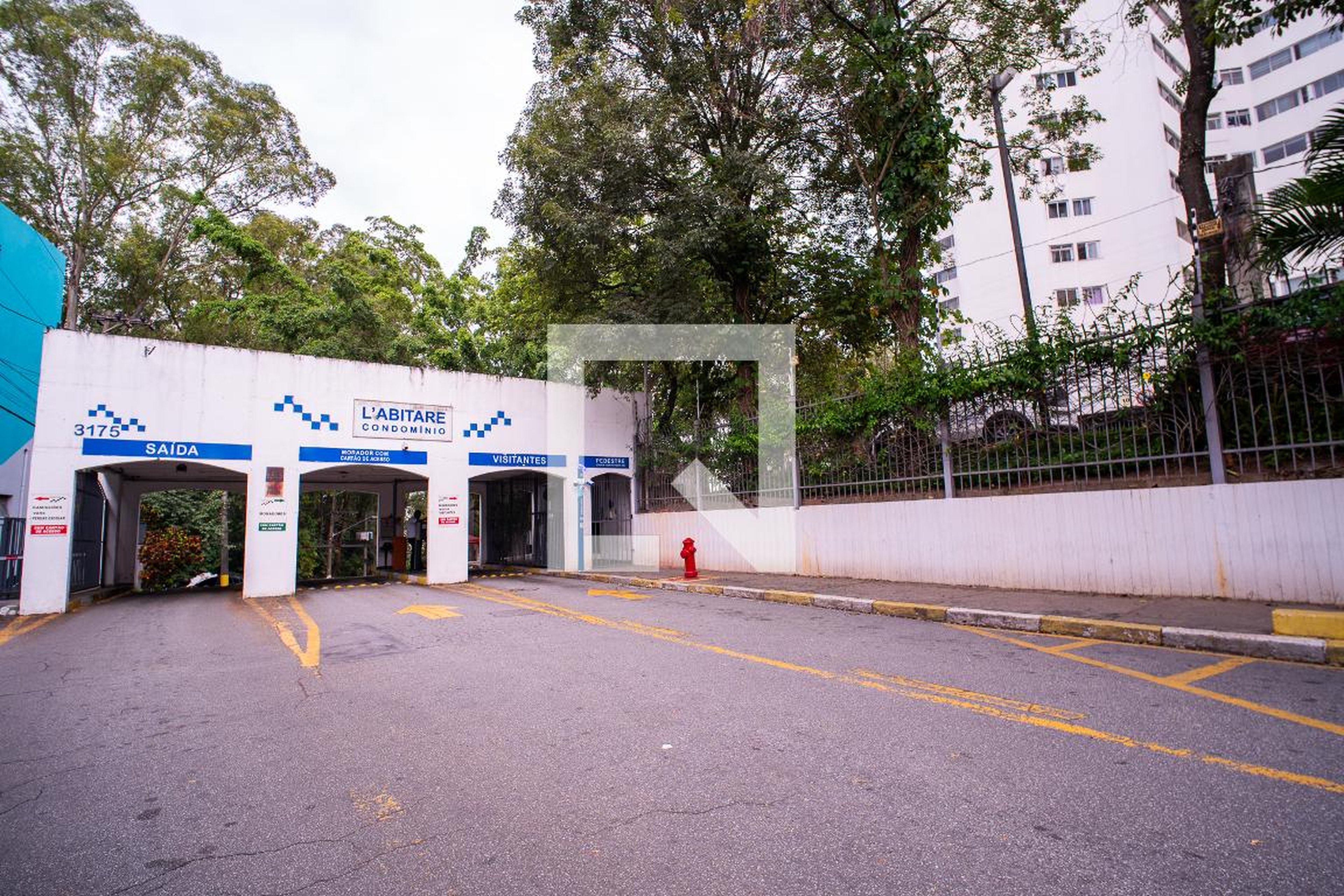Fachada Condomínio em SP-270, 3175