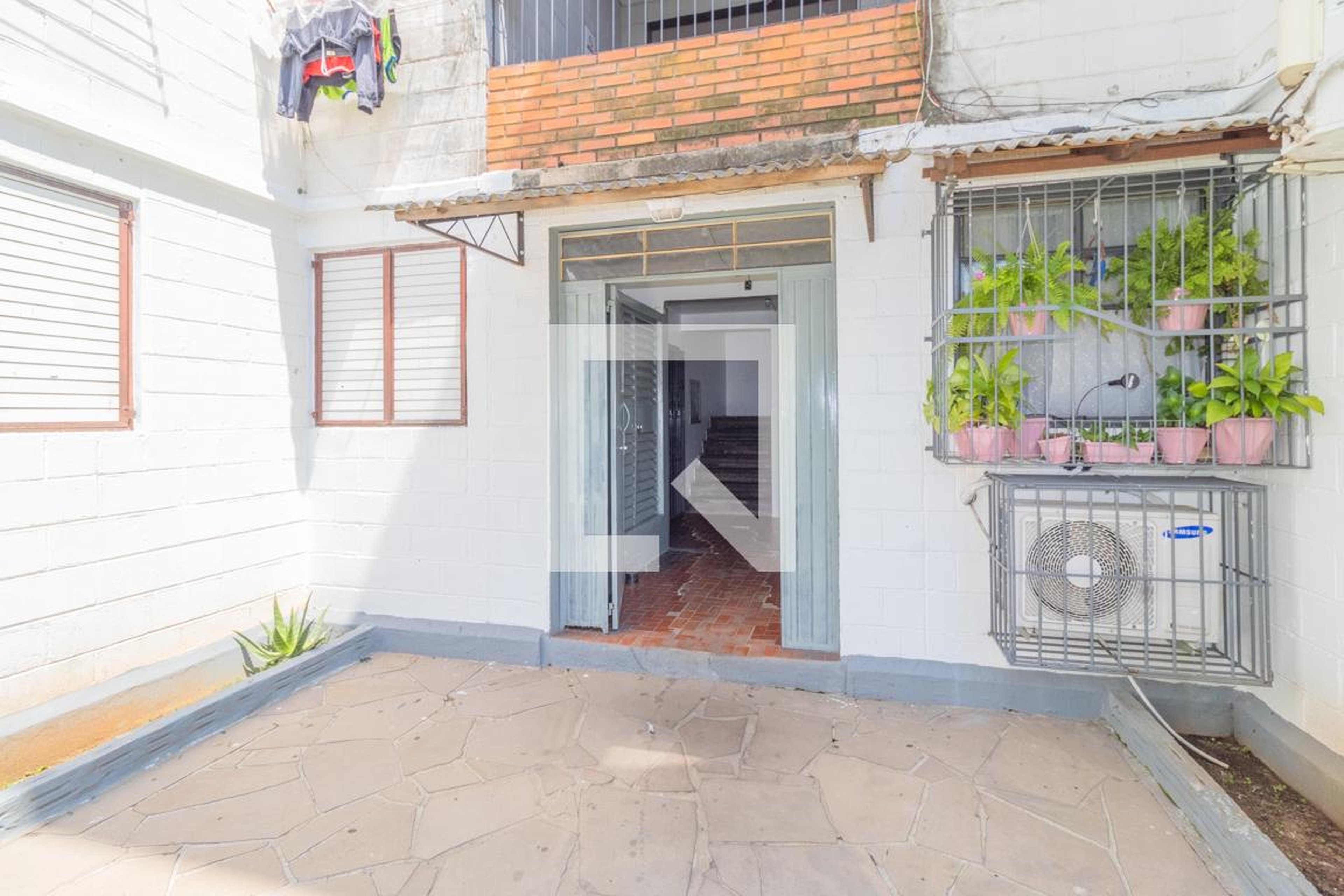 Hall de entrada Condomínio em Avenida Dezessete de Abril, 275