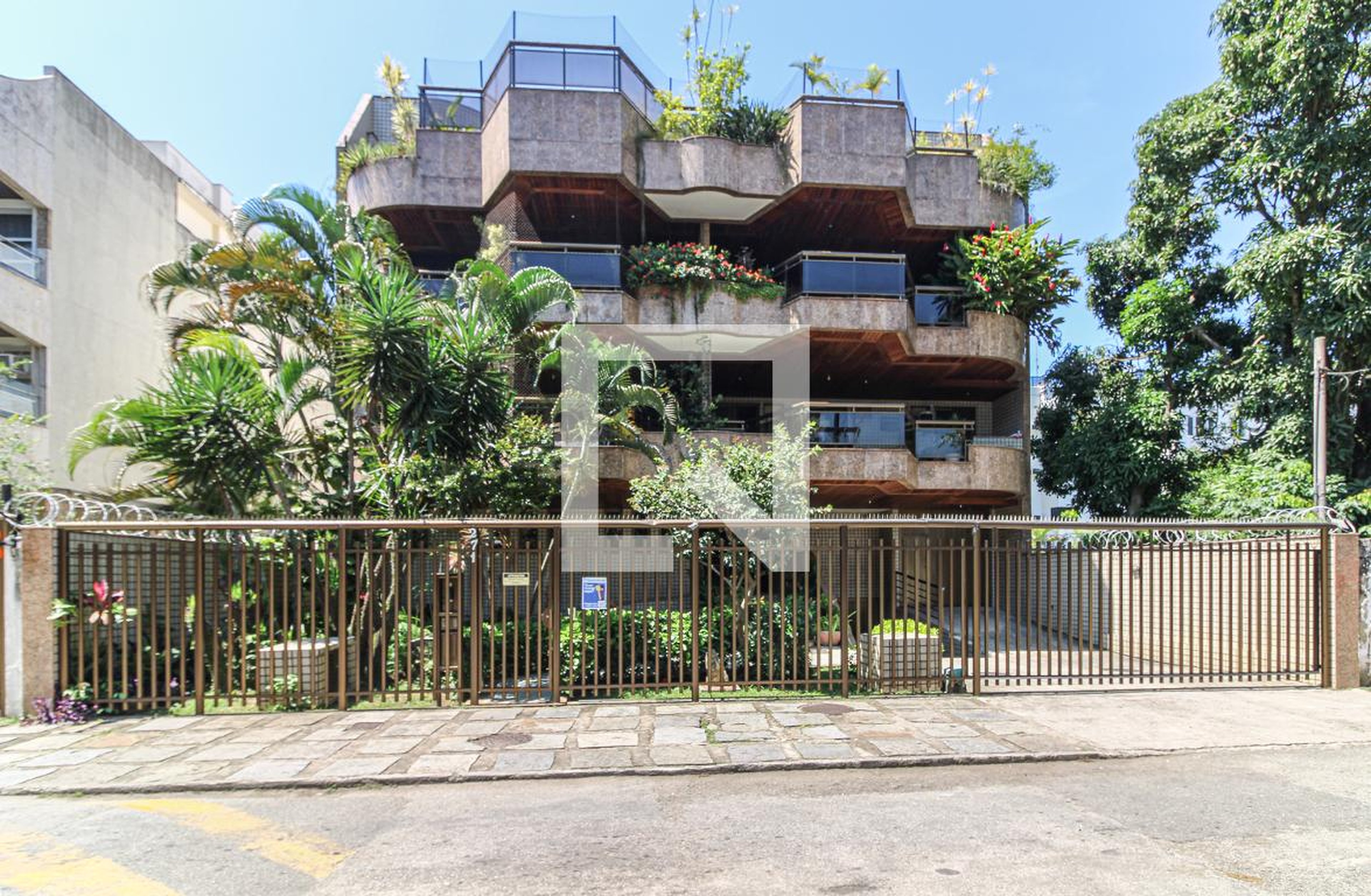 Fachada Condomínio em Rua Coronel João Olintho, 271