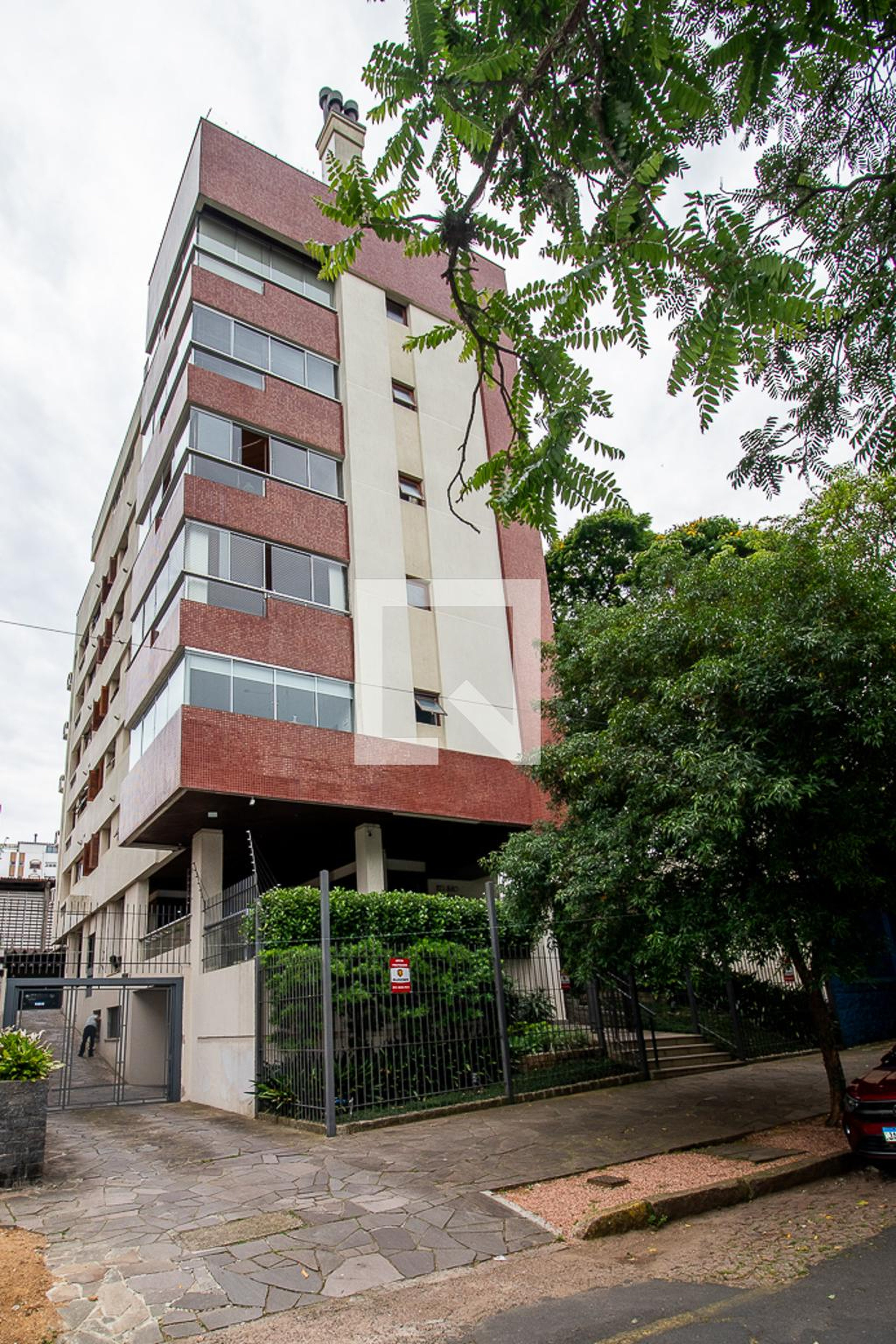 Fachada Condomínio em Rua Faria Santos, 589