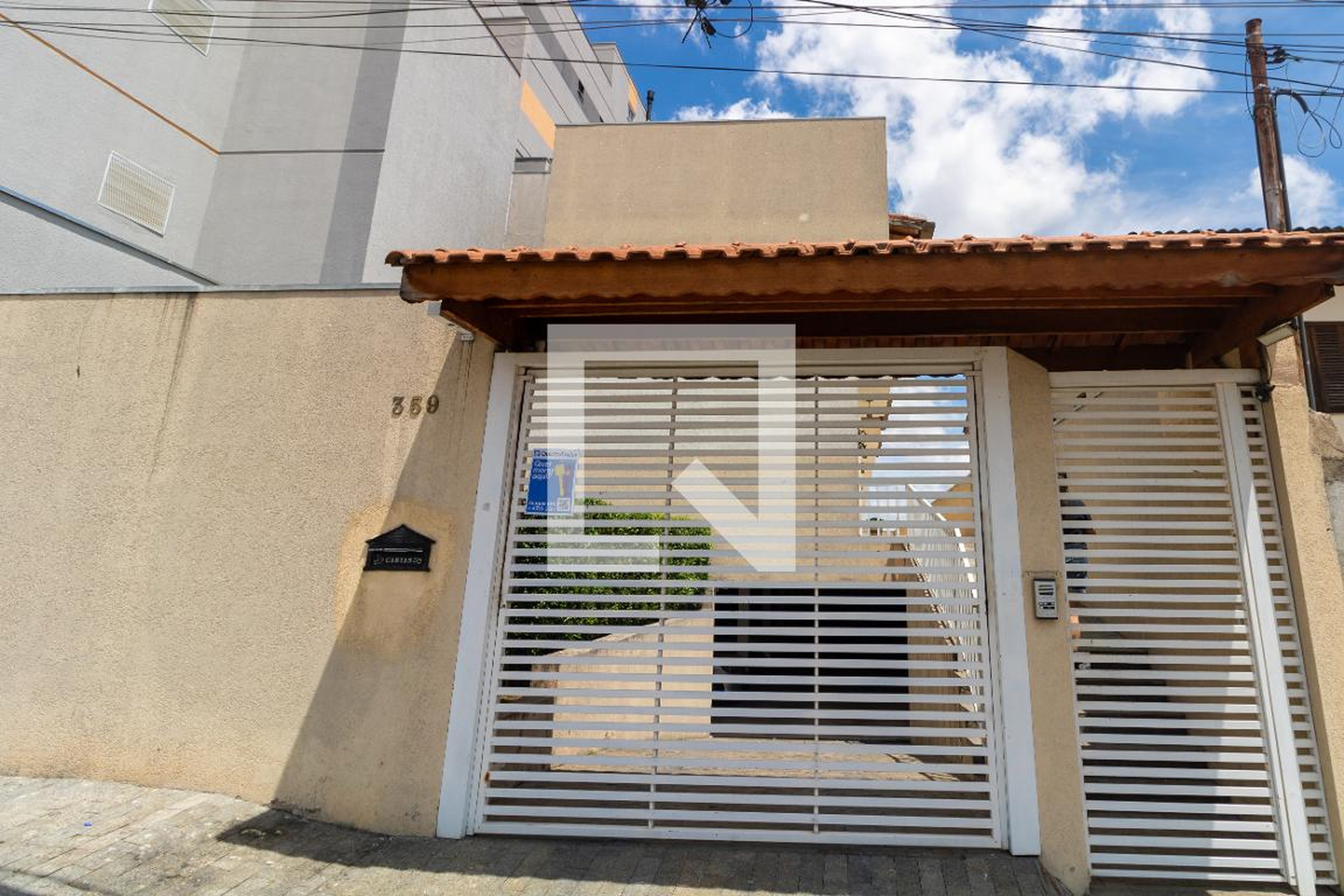 Fachada Condomínio em Rua Coquetá, 359