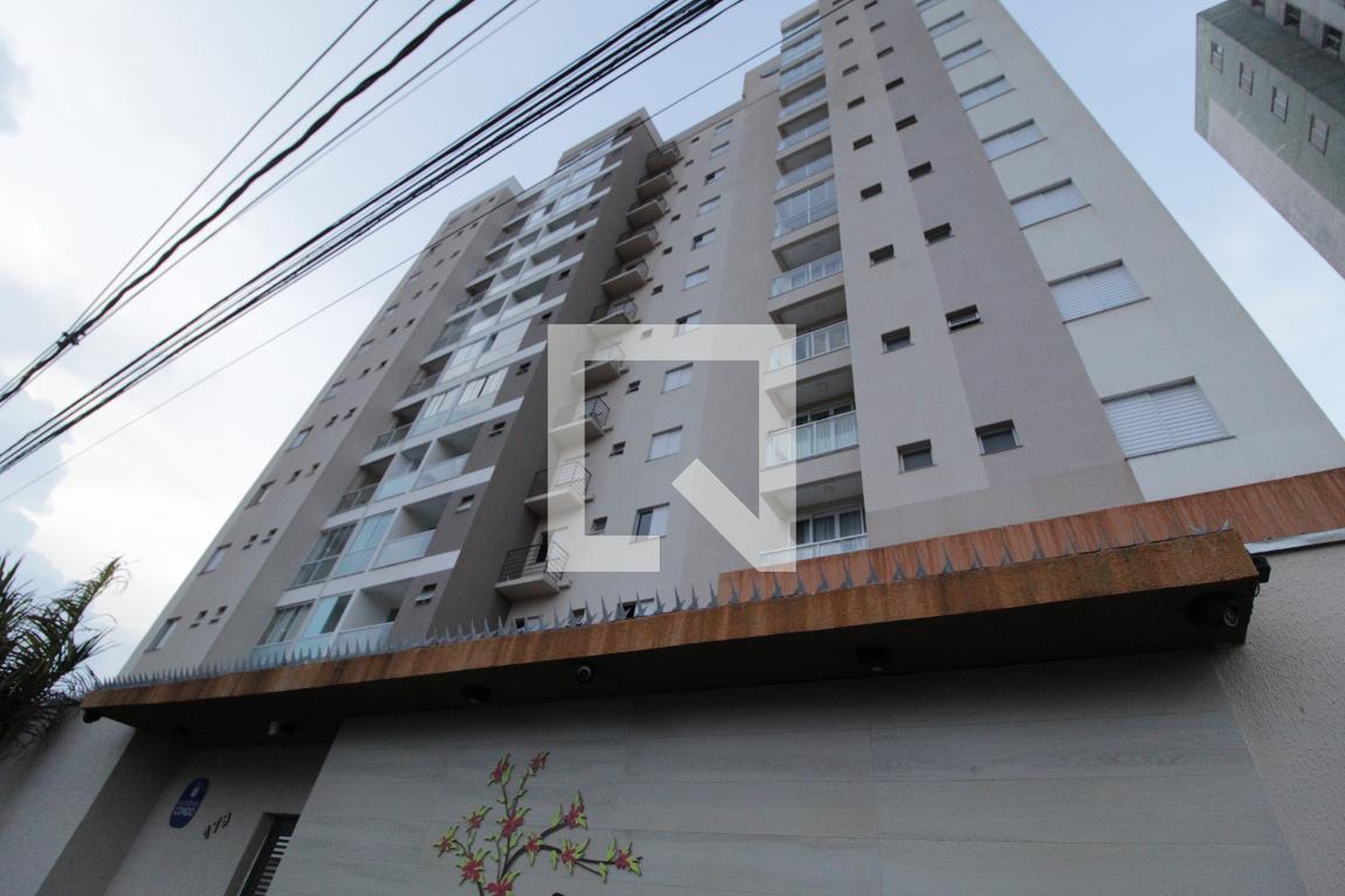 Fachada do Prédio Condomínio em Avenida dos Ferreiras, 179